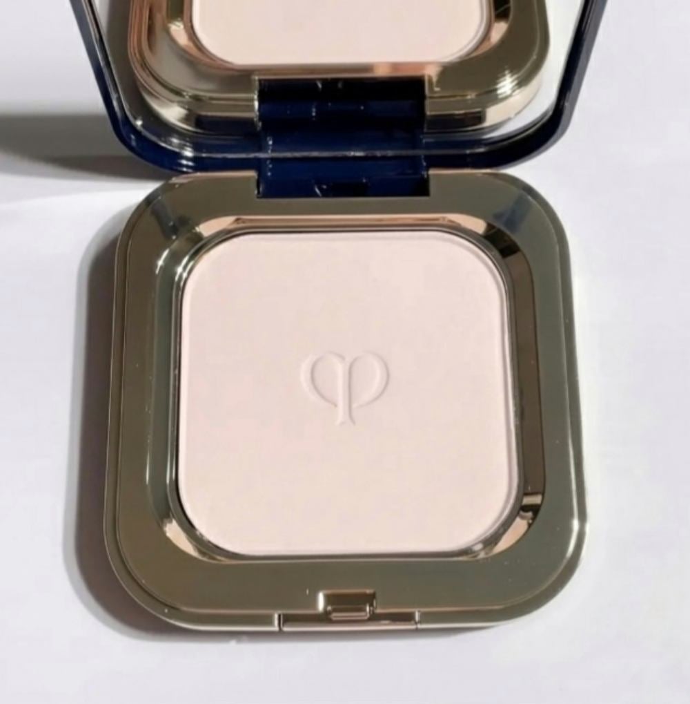 プードルコンパクトエサンシエルn/クレ・ド・ポー ボーテ/プレストパウダーを使ったクチコミ(2枚目)