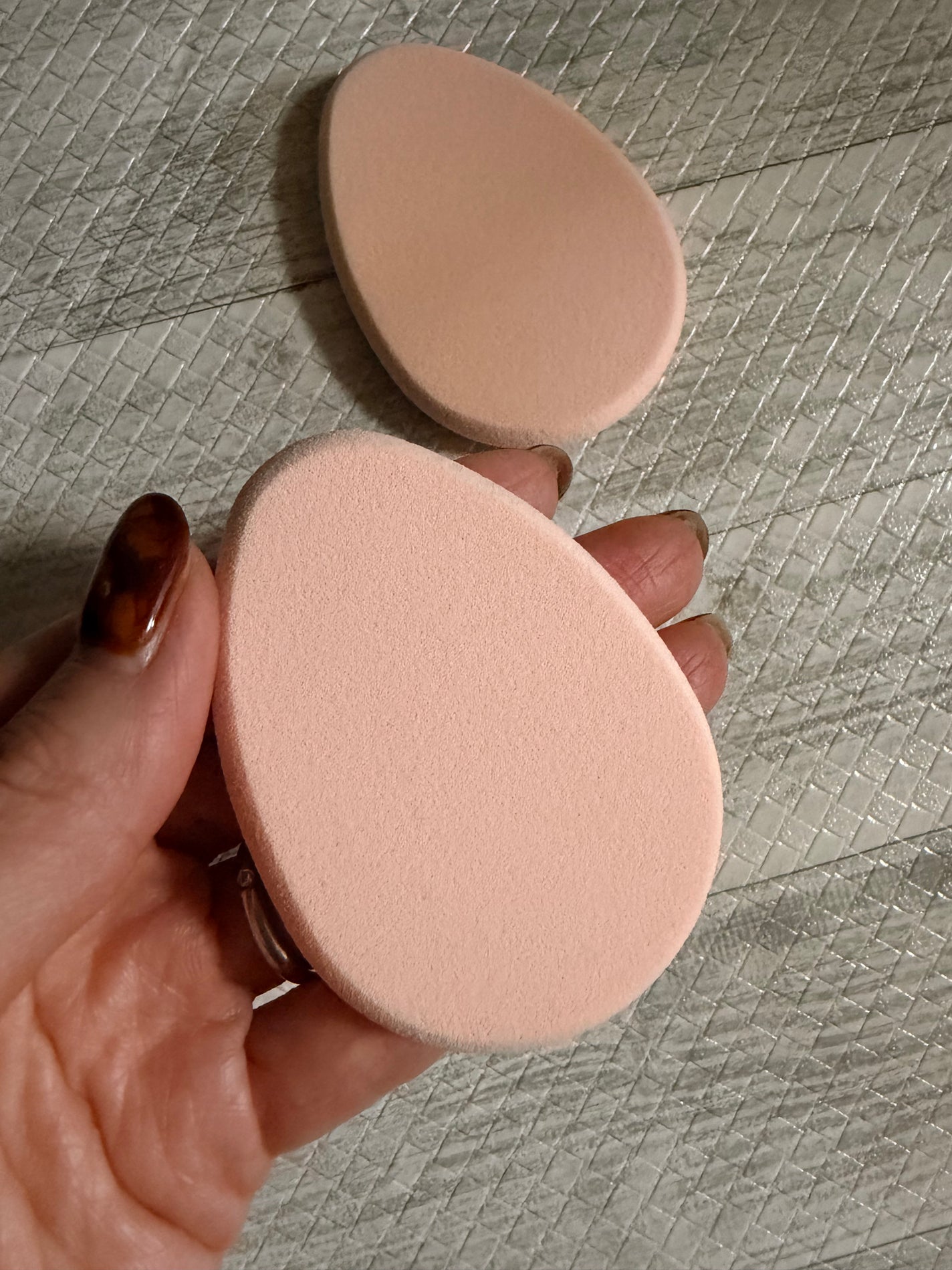 2WAYスポンジN たまご型厚手 2P/ロージーローザ/パフ・スポンジを使ったクチコミ(2枚目)