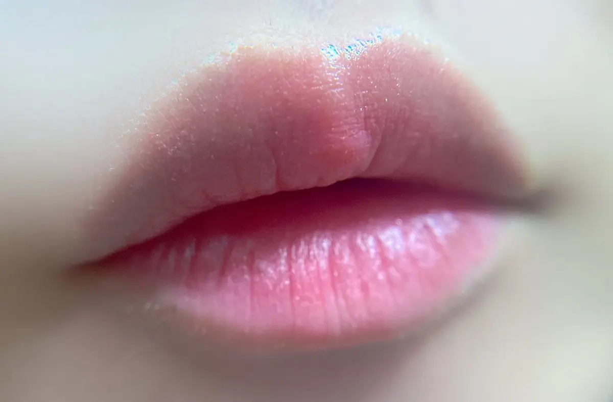 フィー ピンクオブセッションステイフィットティント M05 コードピンク/fwee/リップティントを使ったクチコミ（2枚目）