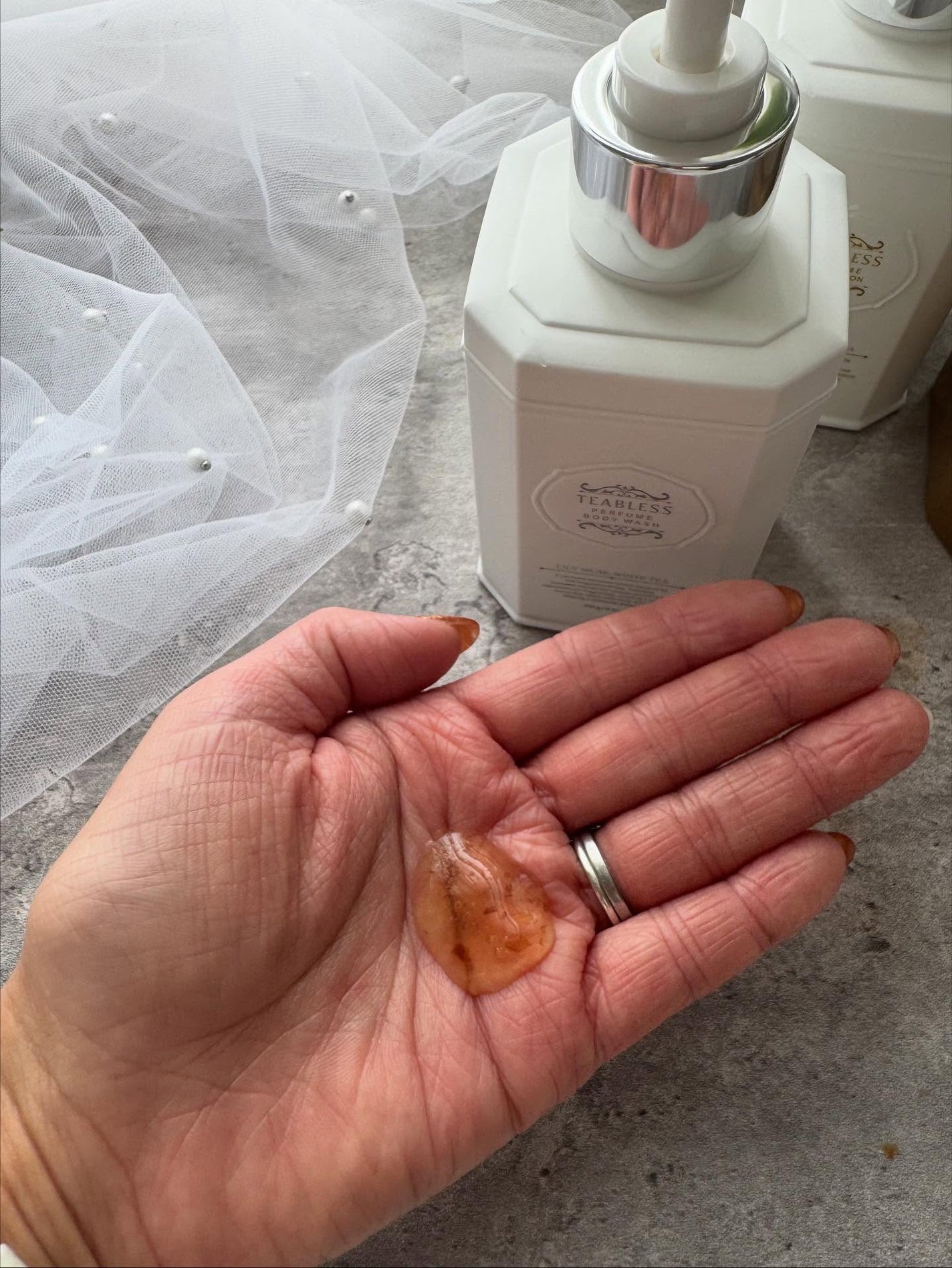 パフュームボディローション リリィムスクホワイトティー/TEABLESS/ボディローションを使ったクチコミ(7枚目)