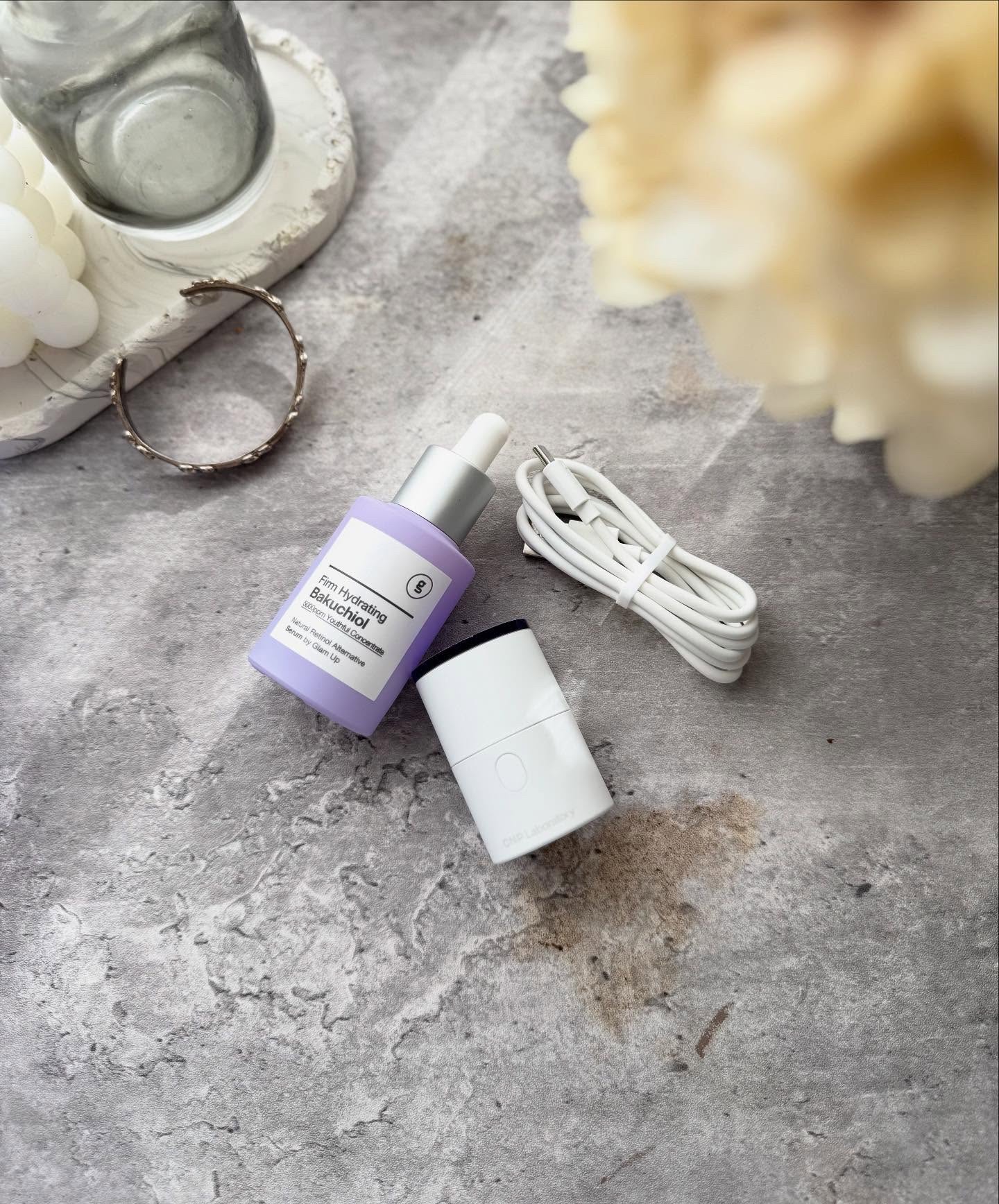 CNP
✔ トラブルカーミングクイックブースターショット

お肌の“ゆらぎ”や“トラブル前の予防”をしてくれるスキンケア機器🥹
お肌のざらつきや角質ケアをしてくれて、
いつもの化粧品の浸透を良くしてくれるよ✨️

✔ ダーマアンサー AZ