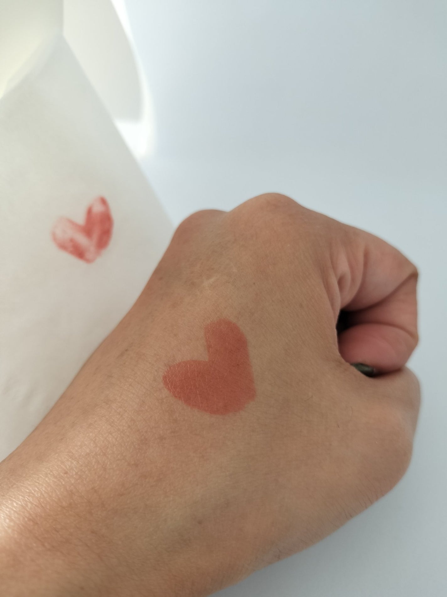 AK168chan on LIPS 「【迷ったらこれ!103ハミングは万能粘膜ピンクの天才💖】ラ..」(2枚目)