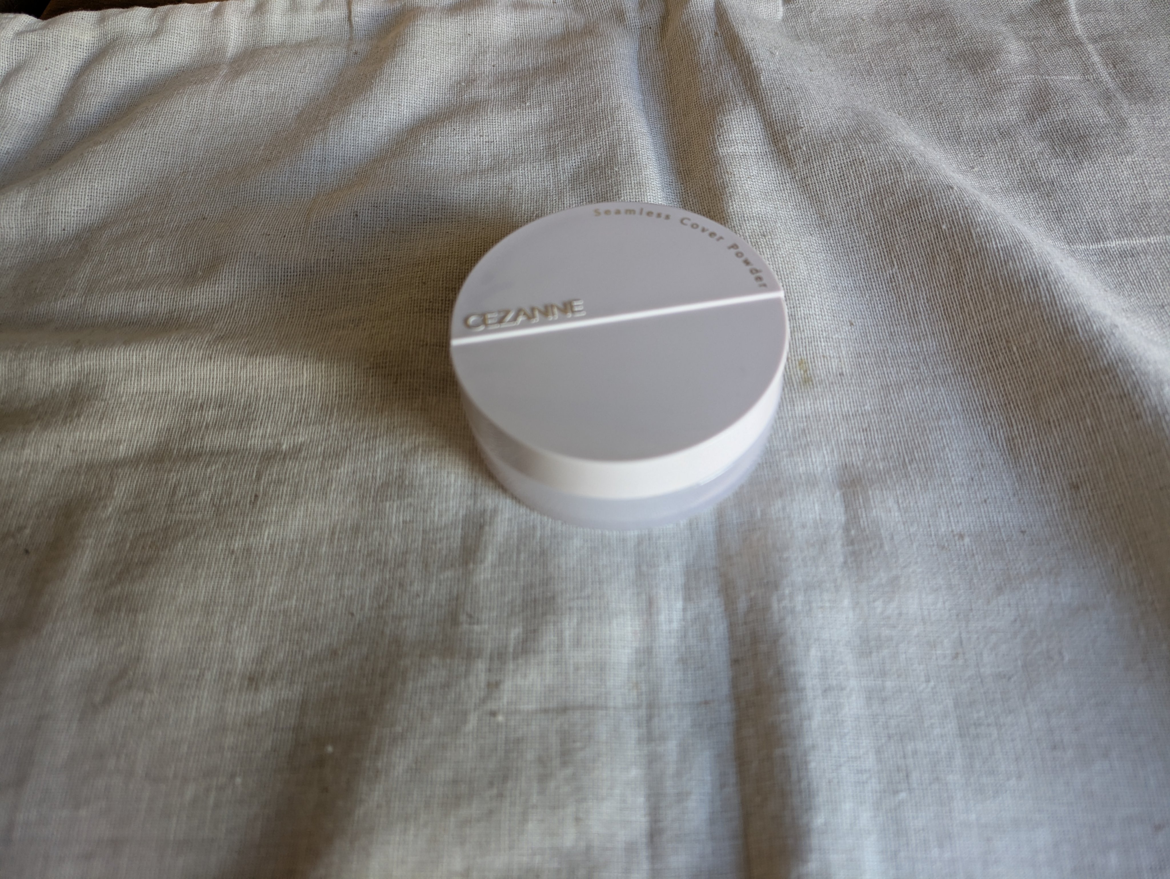 🩷CEZANNE　シームレスカバーパウダー🩷

使い切りです！！
そして、もうリピート分購入してます🏋️

02メロウルーセントは保湿感ありながら、
自然なトーンアップもしてくれるので
リピートしてます！！！

マットな仕上がりで、好