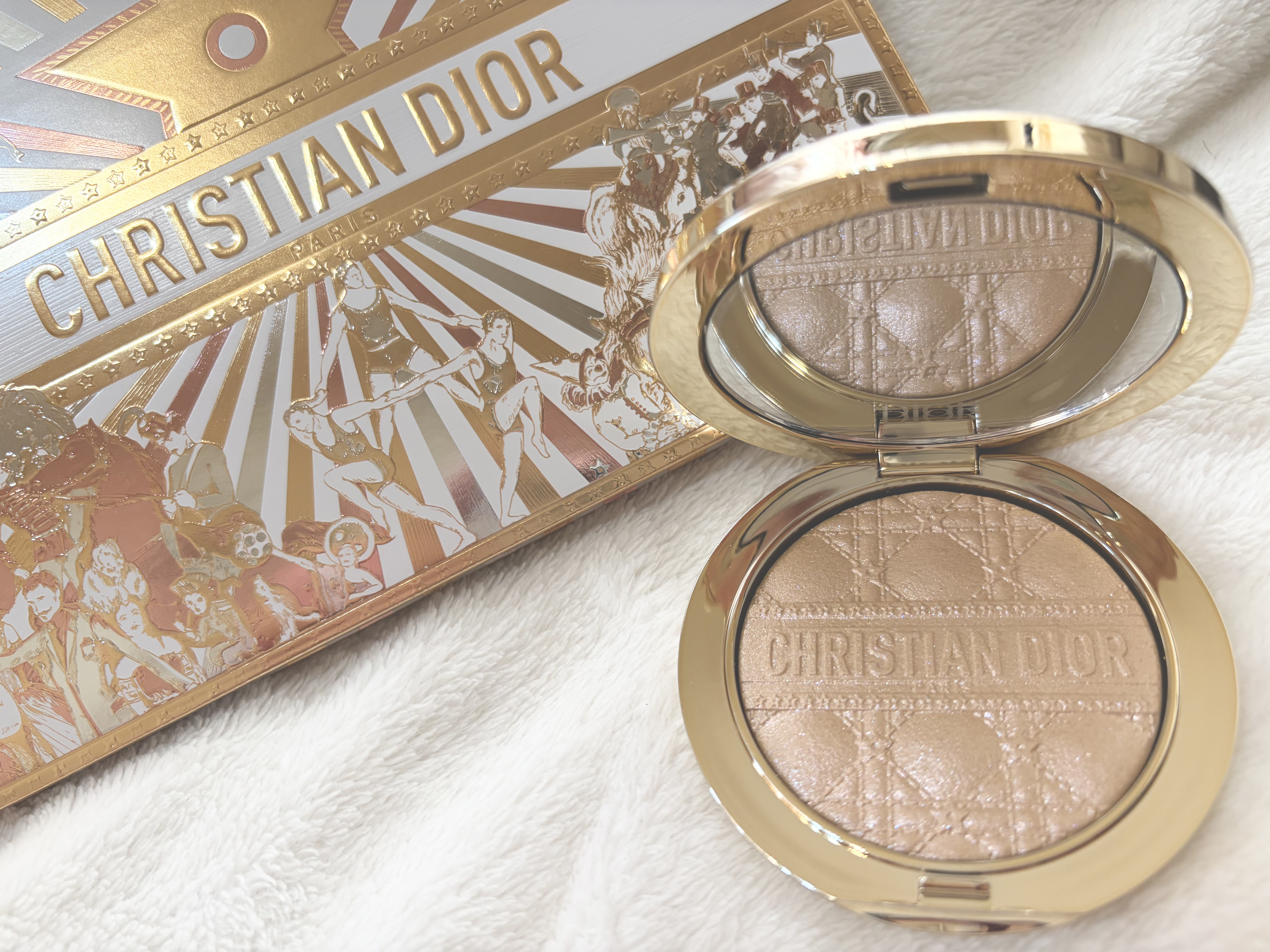 ディオールスキン フォーエヴァー グロウ ルミナイザー（ホリデーコレクション 2025 限定品）/Dior/メイクアップを使ったクチコミ（3枚目）