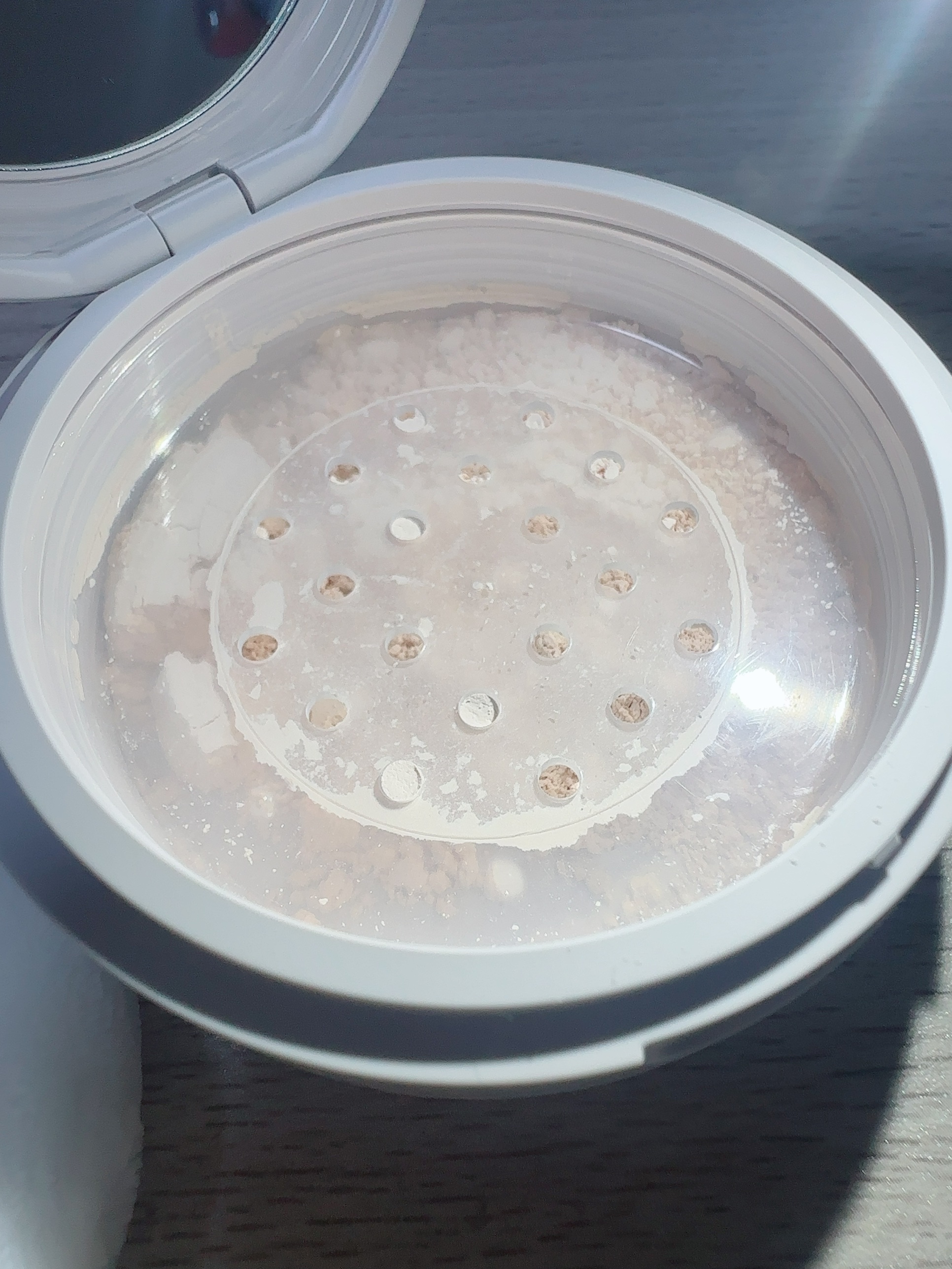 フェースパウダーUV /LEVA/ルースパウダーを使ったクチコミ（3枚目）