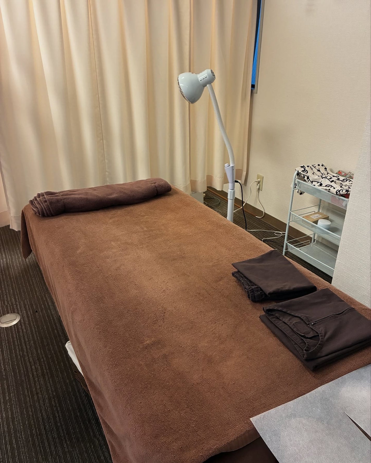 ð¥ð¢ð¬ð.ðððð çŸå®¹ã©ã€ã¿ãŒ on LIPS ã.ðââïžå
åŽããçŸãè²ããªã»ããæéðæ°å®¿åŸ¡èåé§
ããåŸæ©æ°..ãïŒ4æç®ïŒ