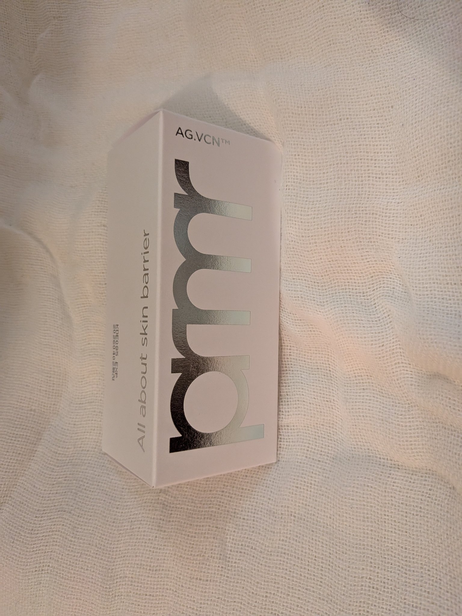 LIPS様から頂きました！
primeraの美容液💕‪✨

私最近、勉強で忙しくてあまり寝れていなかったんです。
なので肌がゆらいでしまってて💦
そんな時にこれを使ってみました！！

乾燥、角質などで肌がザラザラだったので