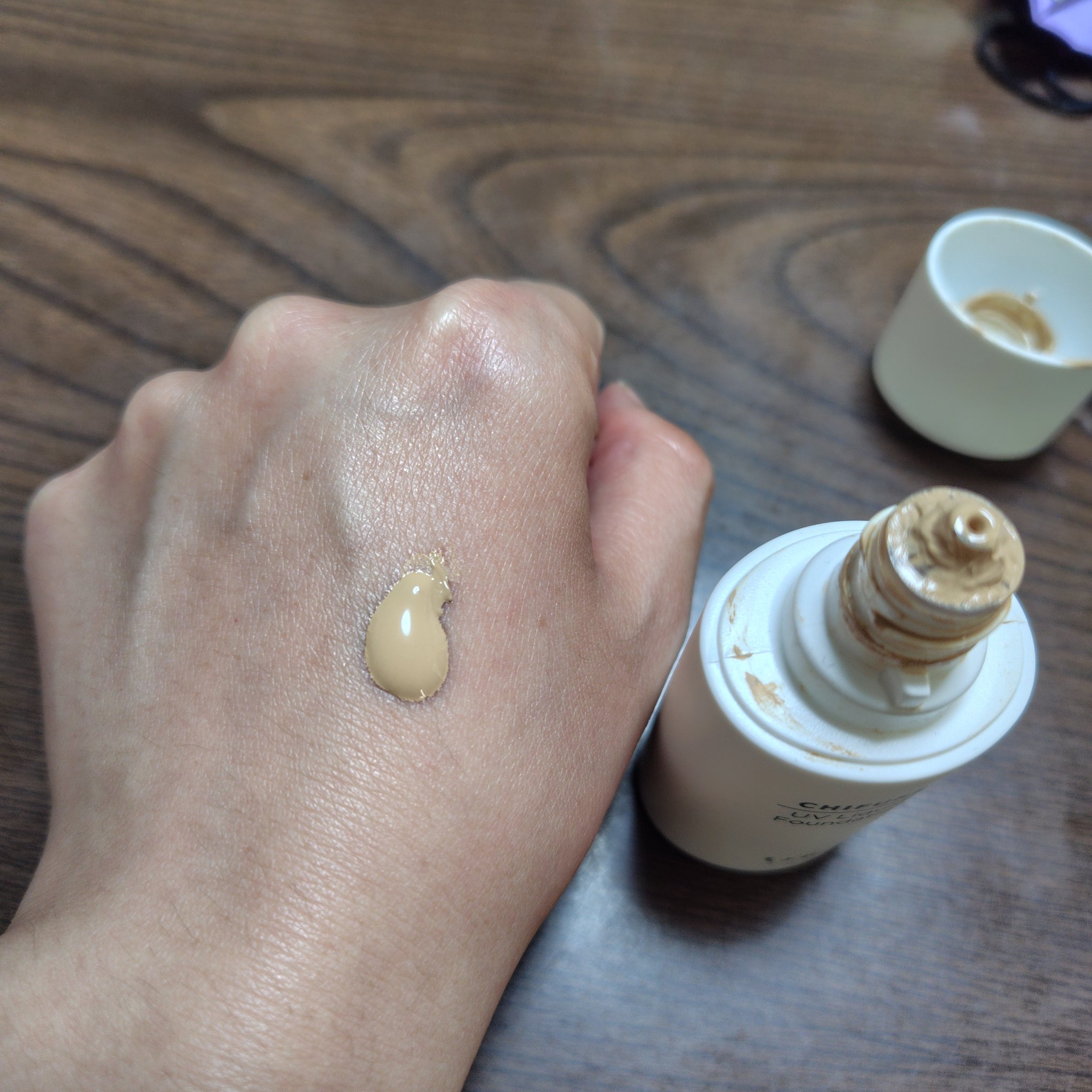 UV リキッド ファンデーション/ちふれ/リキッドファンデーションを使ったクチコミ（3枚目）