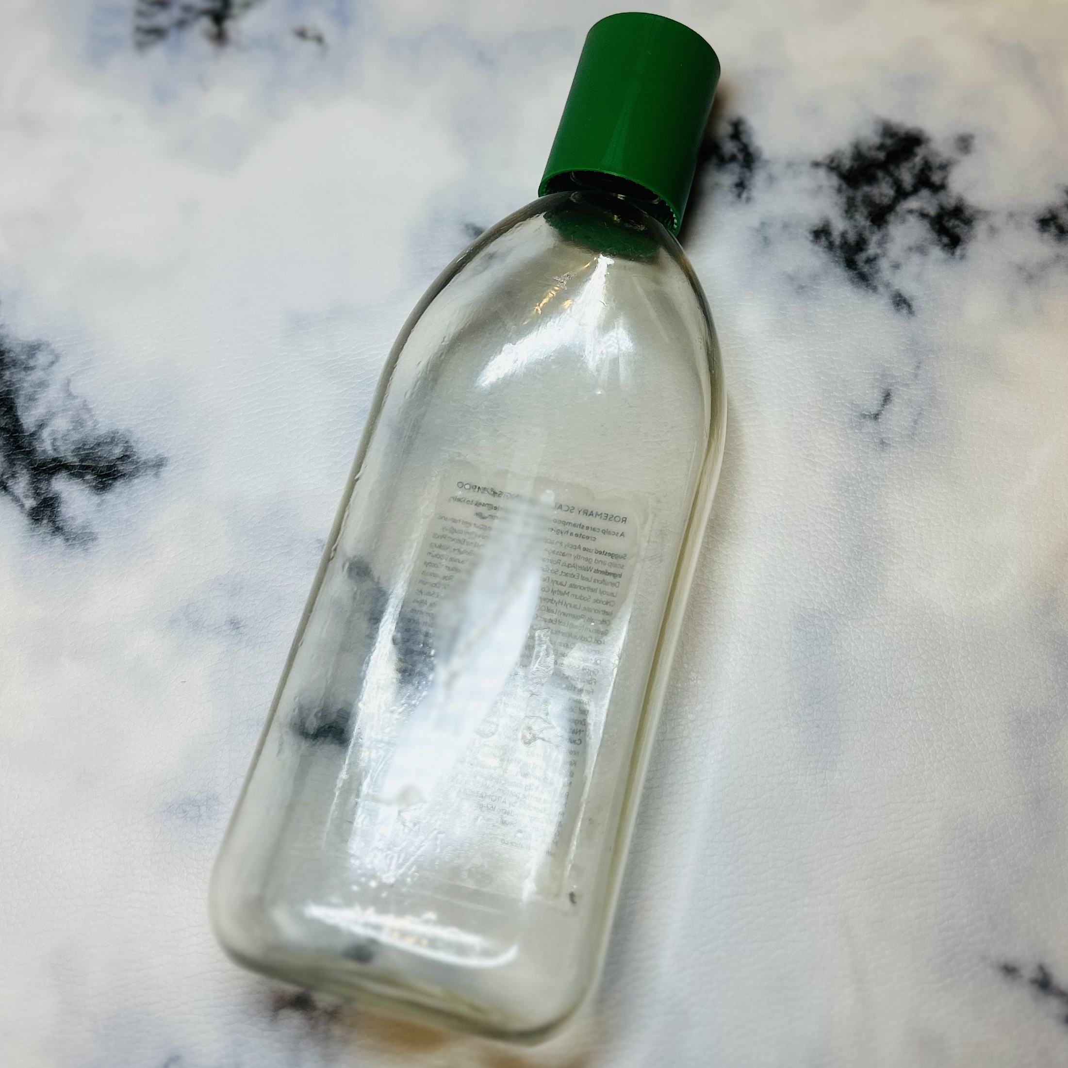 ローズマリースカルプスケーリングシャンプー 400ml/AROMATICA/市販シャンプーを使ったクチコミ（1枚目）