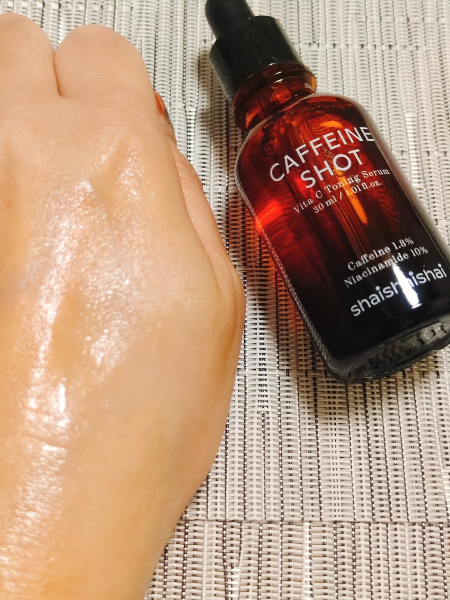カフェインショット ビタC トーニングセラム/shaishaishai/美容液を使ったクチコミ（3枚目）