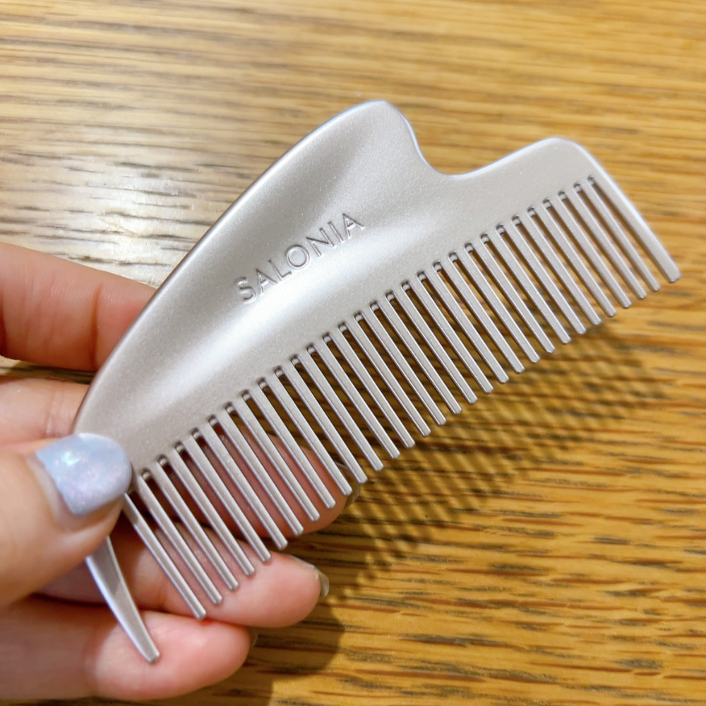 サロニア　グロッシーケア メタルカッサコーム/SALONIA/ヘアコームを使ったクチコミ（1枚目）