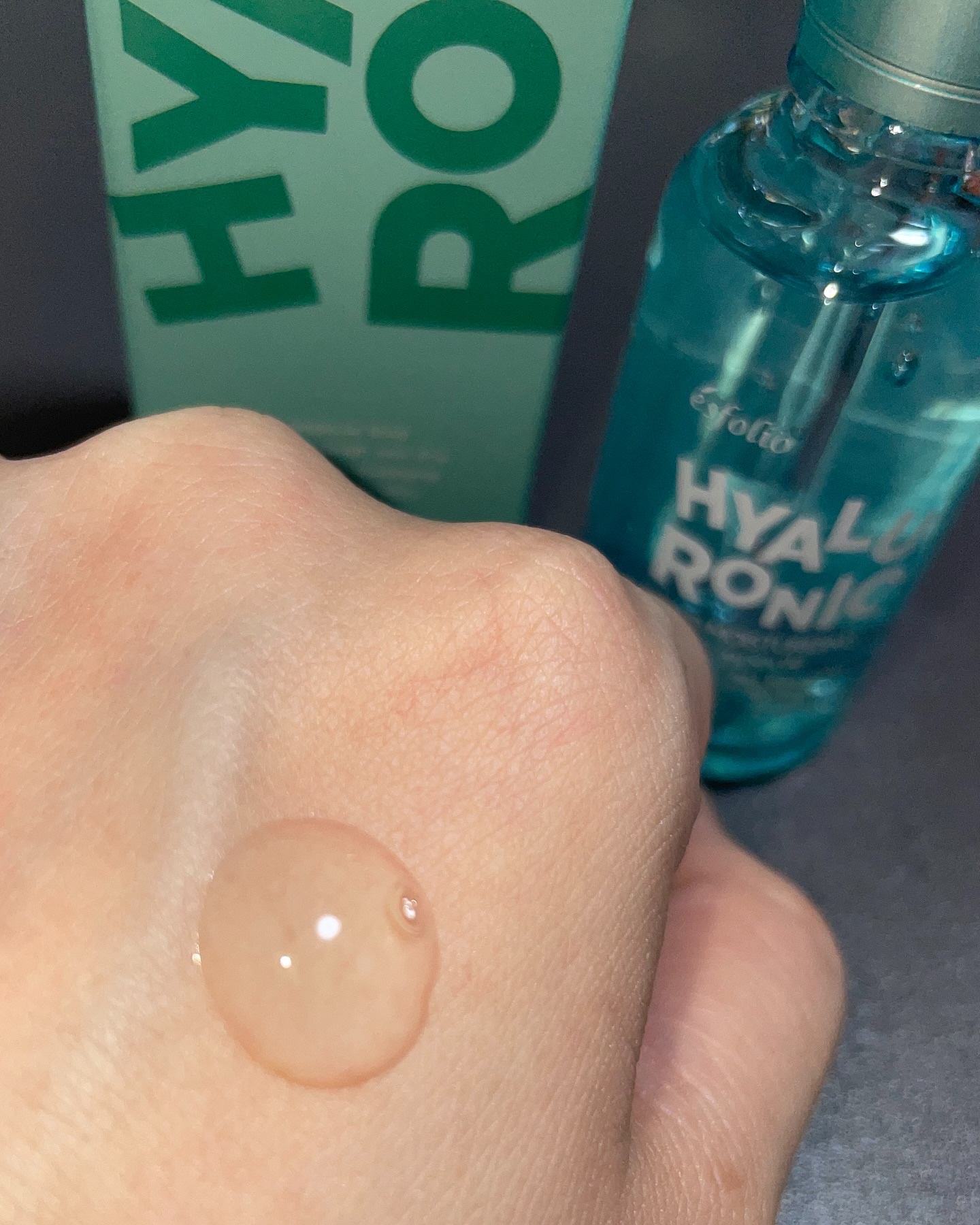 ヒアルロニックモイスチャライジングセラム/ESFOLIO/美容液を使ったクチコミ（3枚目）