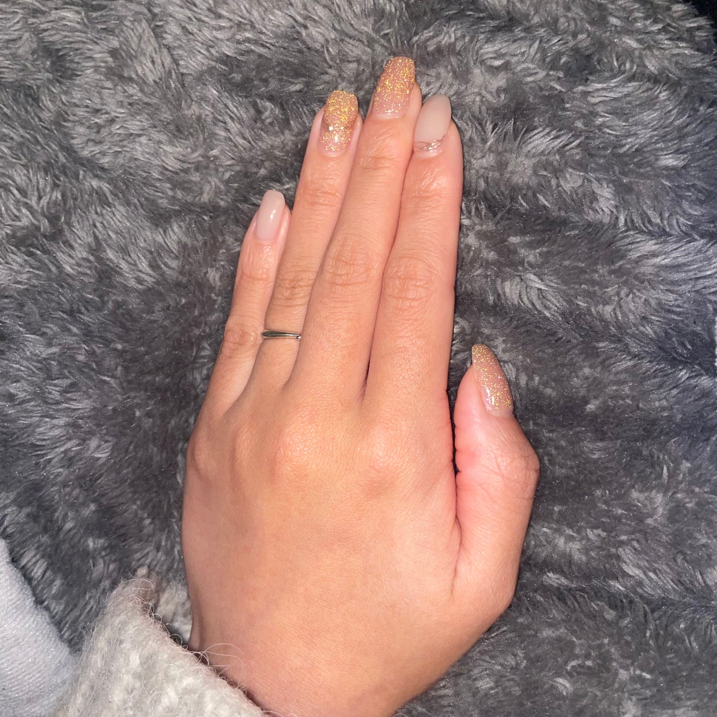 aina☺︎フォロバ on LIPS 「可愛いネイル♡冬に向けてキラキラ系が恋しくなる❄️🎀🤍#ネイル..」(2枚目)