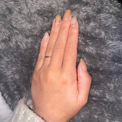 aina☺︎フォロバ on LIPS 「可愛いネイル♡冬に向けてキラキラ系が恋しくなる❄️🎀🤍#ネイル..」(2枚目)