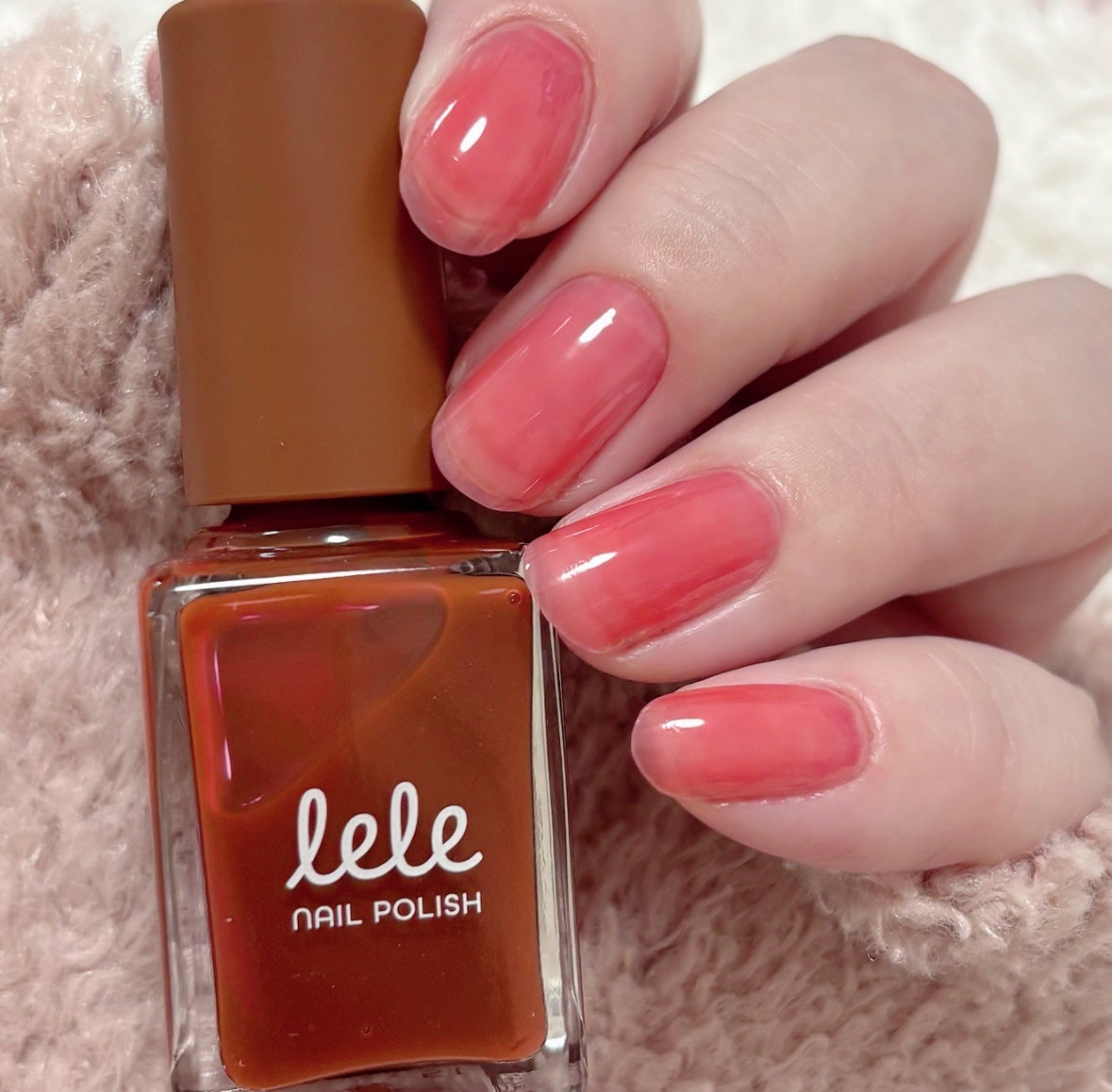 rabbit on LIPS 「lelenail公式様から、11月発売の新色を2色いただきまし..」(2枚目)