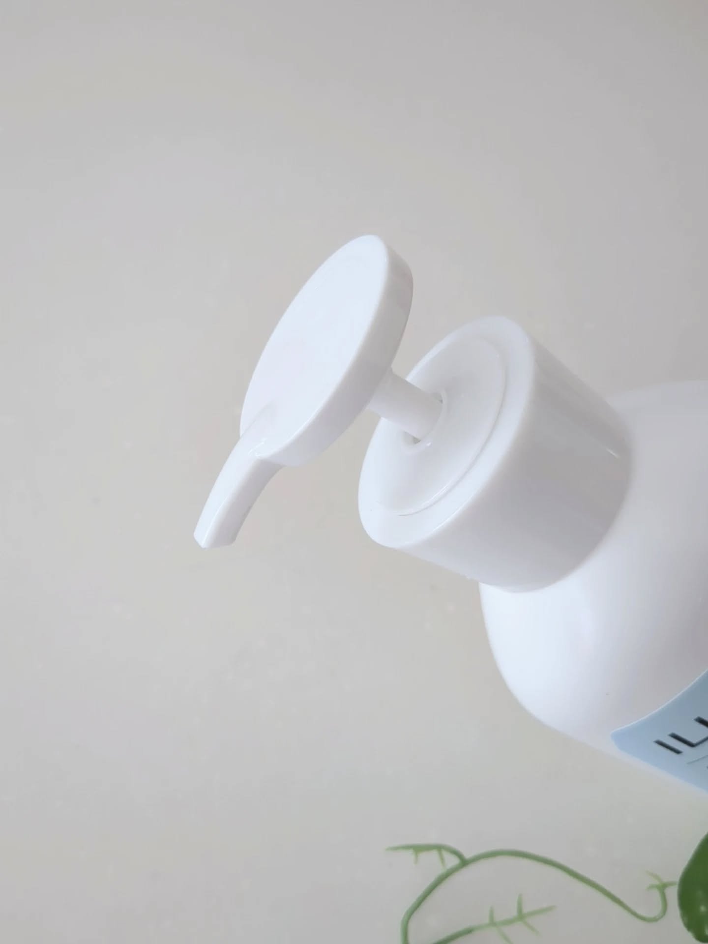 セラミドアトローション/ILLIYOON/ボディローションを使ったクチコミ（2枚目）