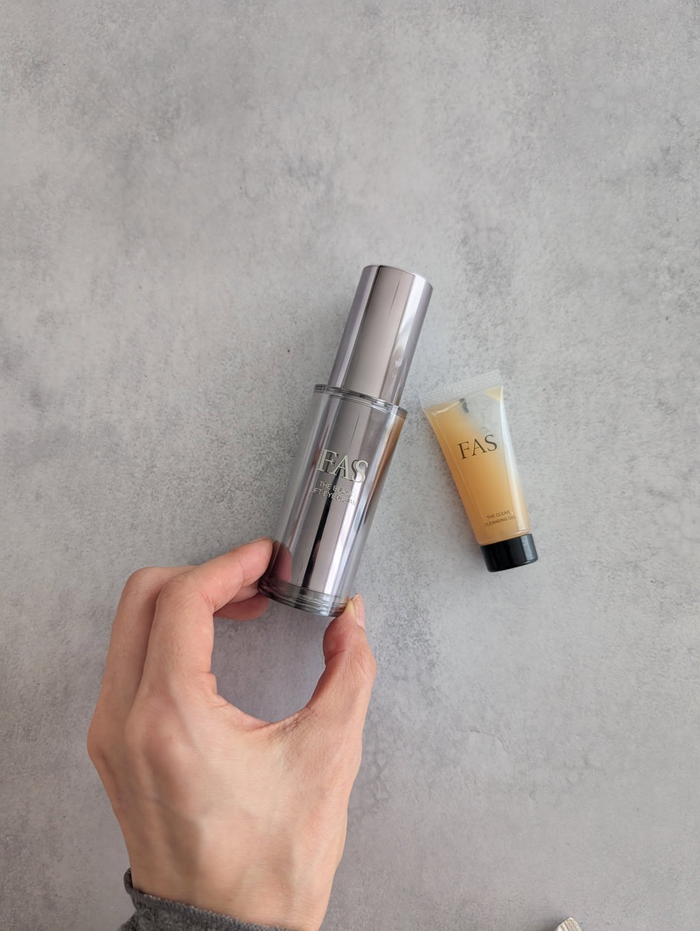 試してみた】FAS FAS ザ ブラック リフト アイクリームの効果・肌質別