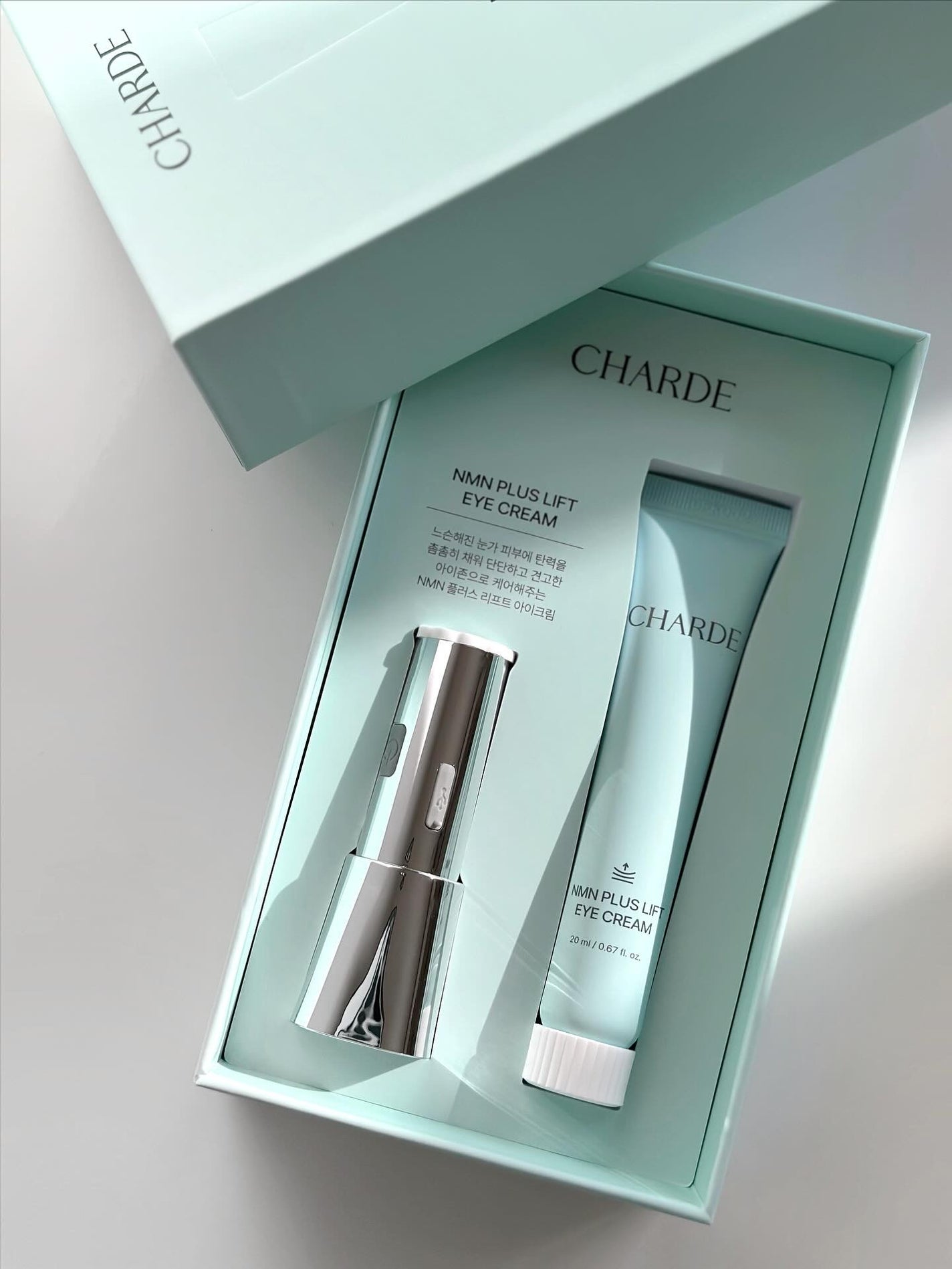 ナチュラル美人になりたい女 on LIPS 「【たった2分の将来格差ケア】・NMNプラスリフト振動アイクリー..」(2枚目)