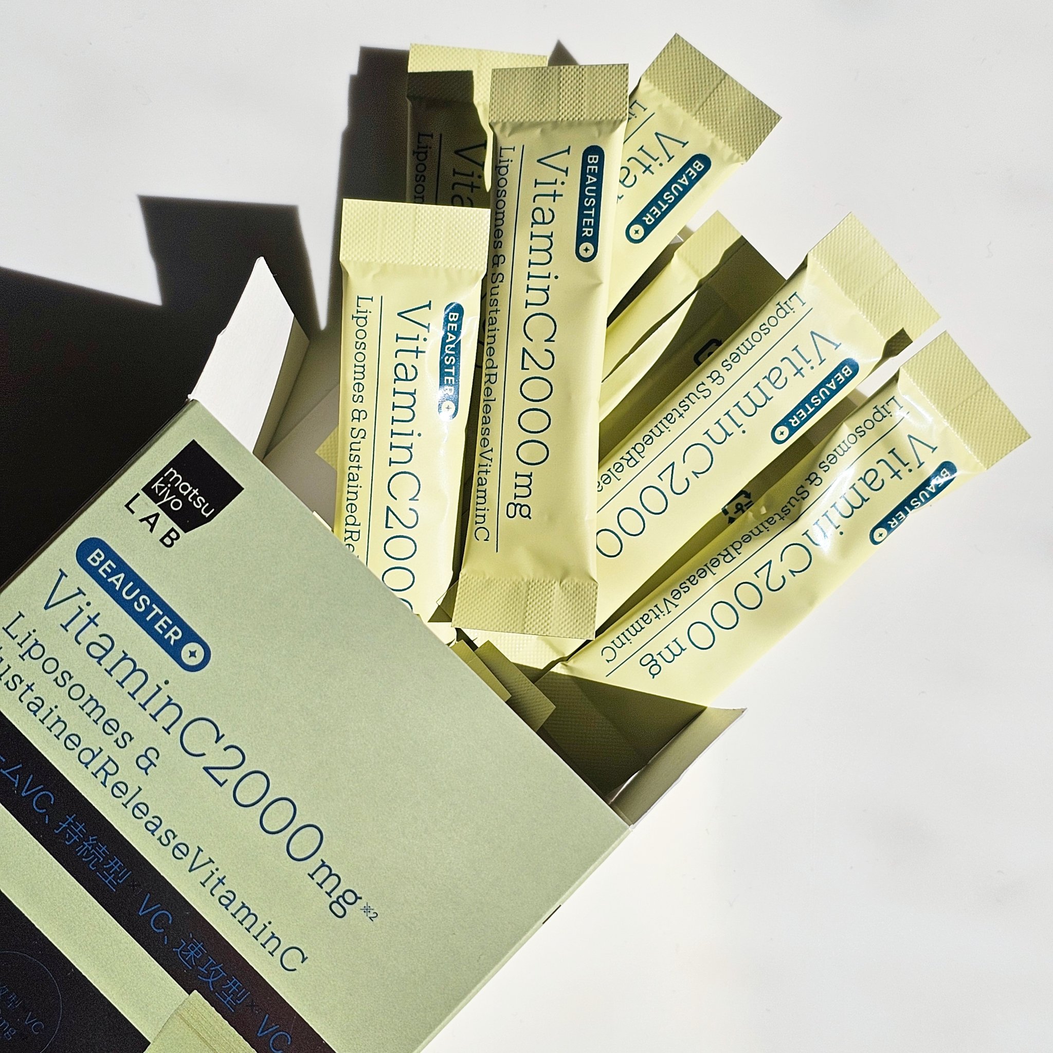 LIPSさまを通していただきました。


matsukiyo LAB
リポソーム＋持続型ビタミンC顆粒


外側だけじゃなくて内側からもケアしたい!!
そんなときにいただいたマツキヨココカラPB初の美容サプリメントシリーズ✨

リポソーム型