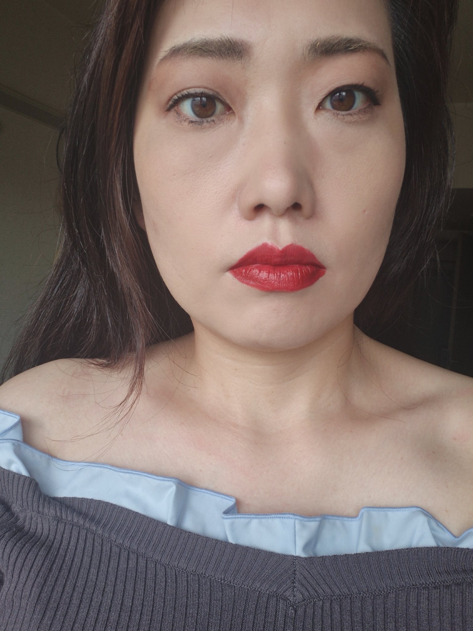   #ご褒美コスメ会議 

メイクで一番しまるような赤リップを紹介します。
なんですが、調べたところ廃盤になっております。
  

赤リップでX'masなんかにおすすめ。 #こっくりカラーコスメ 
わたしがつけたのはシューウエムラfeat.