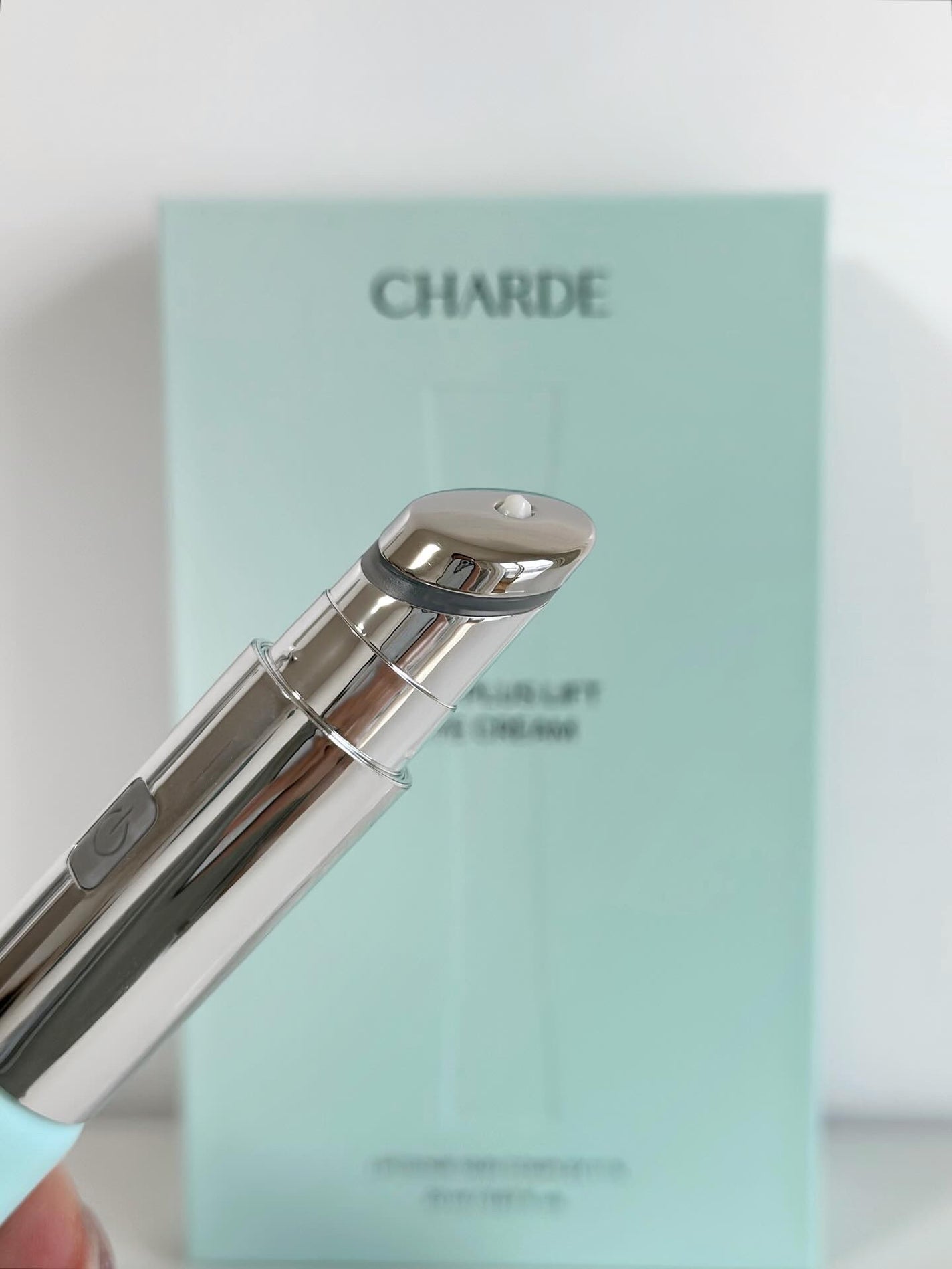 ナチュラル美人になりたい女 on LIPS 「【たった2分の将来格差ケア】・NMNプラスリフト振動アイクリー..」(7枚目)