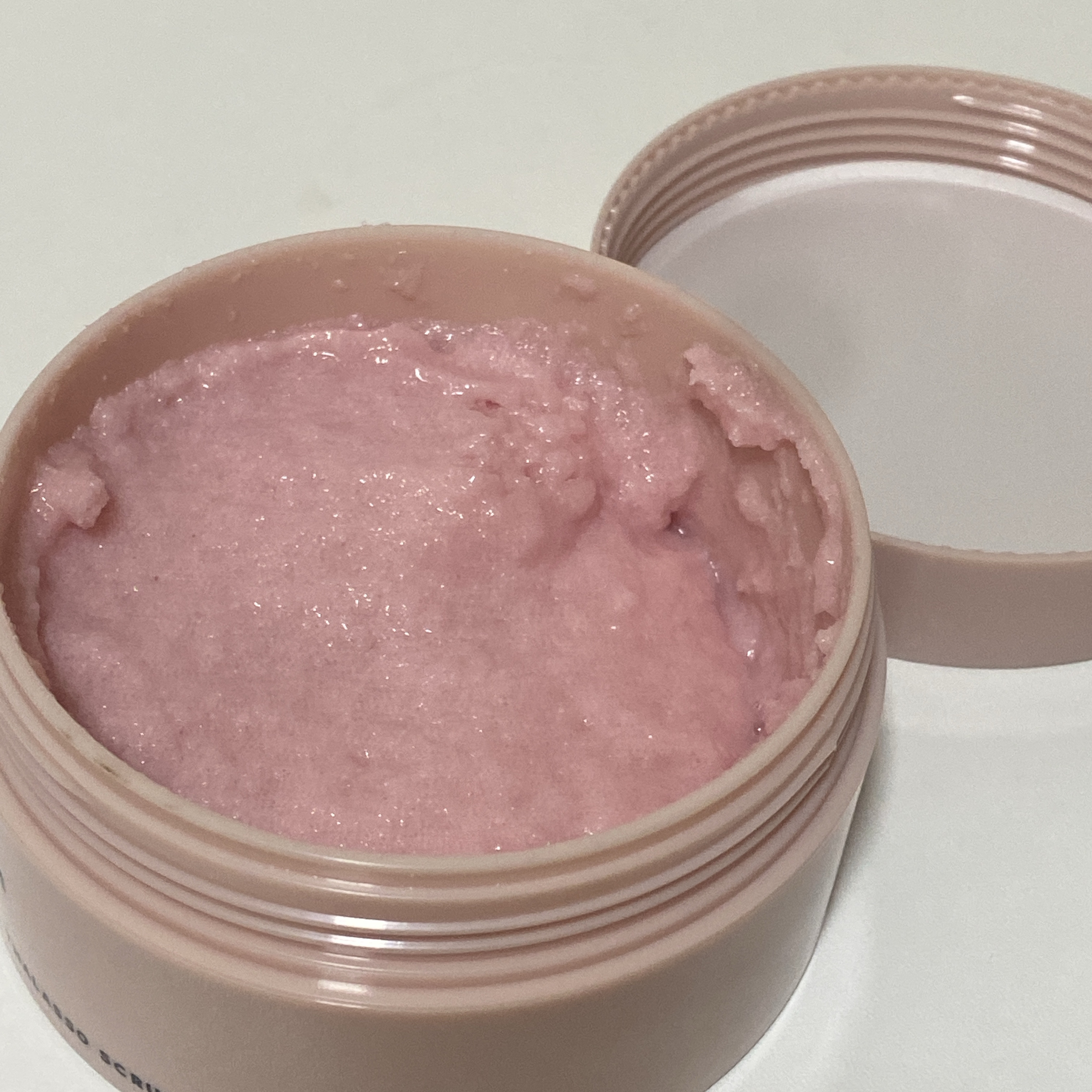 Q+Me スウィート ボム タラソ スクラブ/AGARISM/バスト・ヒップケアを使ったクチコミ（2枚目）