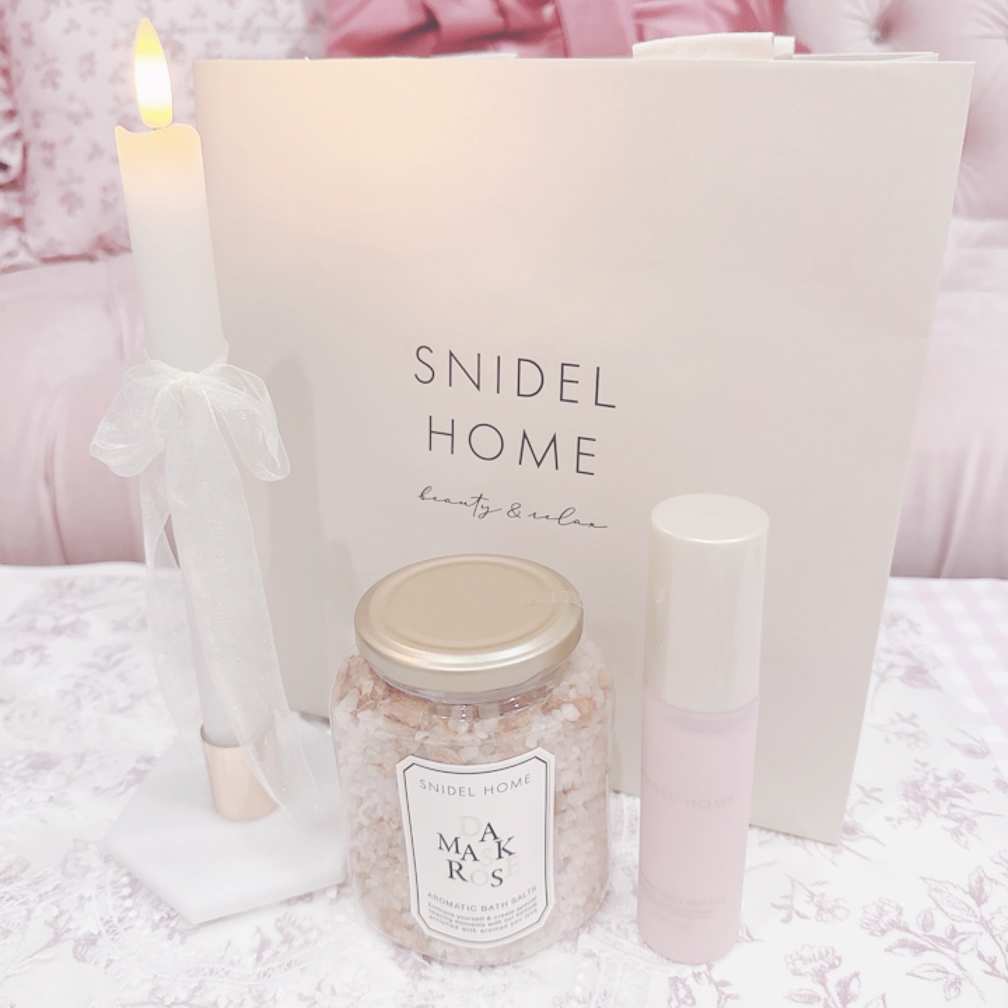 親友ちゃんがプレゼントしてくれたの🎀💓
@snidel_home_official 大好きだから嬉しい🧁
ありがとう〜(⸝⸝o̴̶̷᷄ o̴̶̷̥᷅⸝⸝)♡

#美容垢#美容オタク#コスメオタク#美容マニア#コスメ#コスメ紹介#コスメ