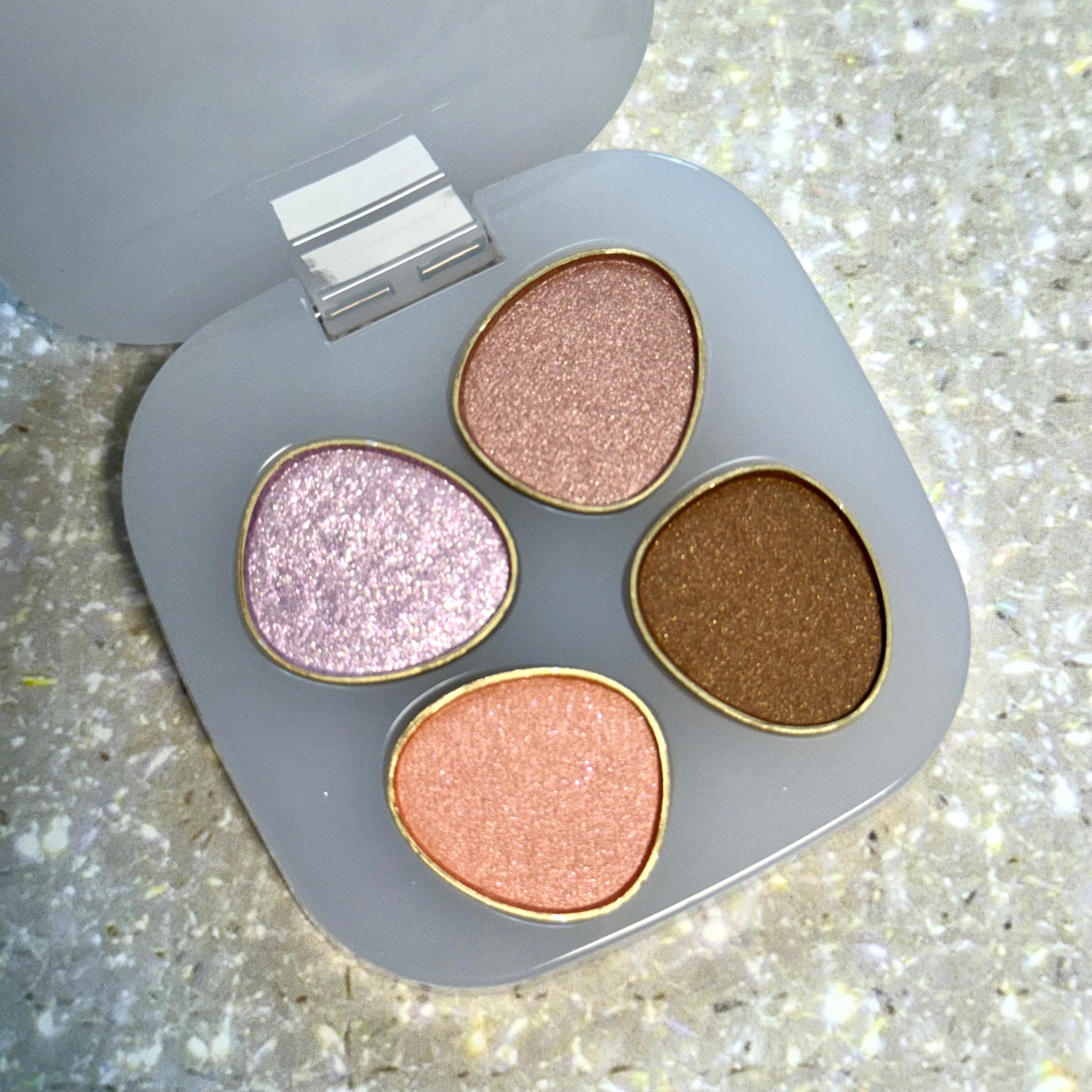 トーン ヘブンリー スイーツボックス Sugary Dream＆Fluffy Charm/to/one/メイクアップキットを使ったクチコミ（3枚目）