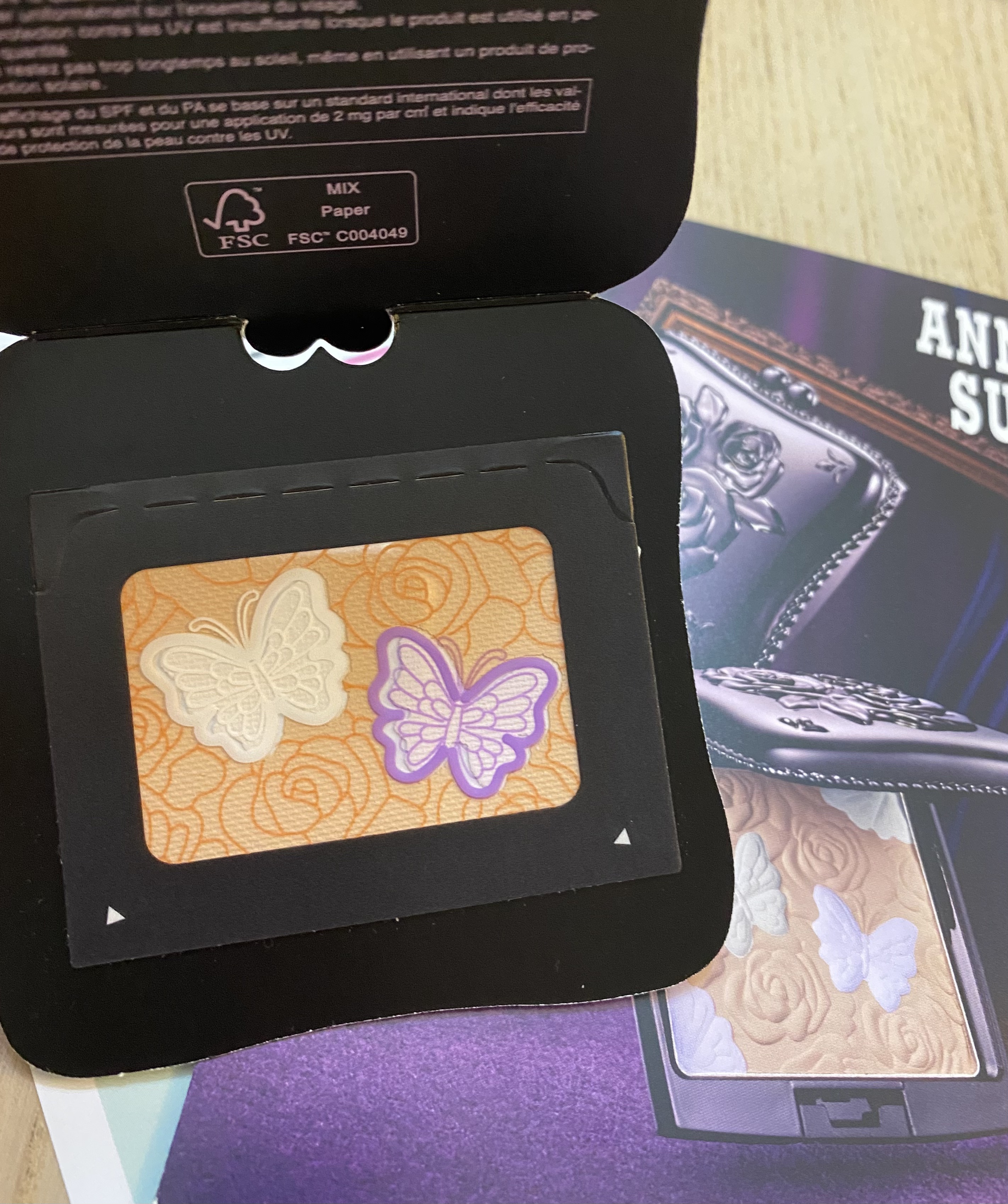 ANNA SUI ローズ パウダー ファンデーションのクチコミ「@コスメでサンプルプレゼントで当選しました。

サンプルなのに、この可愛さがたまりません。

.....」（1枚目）