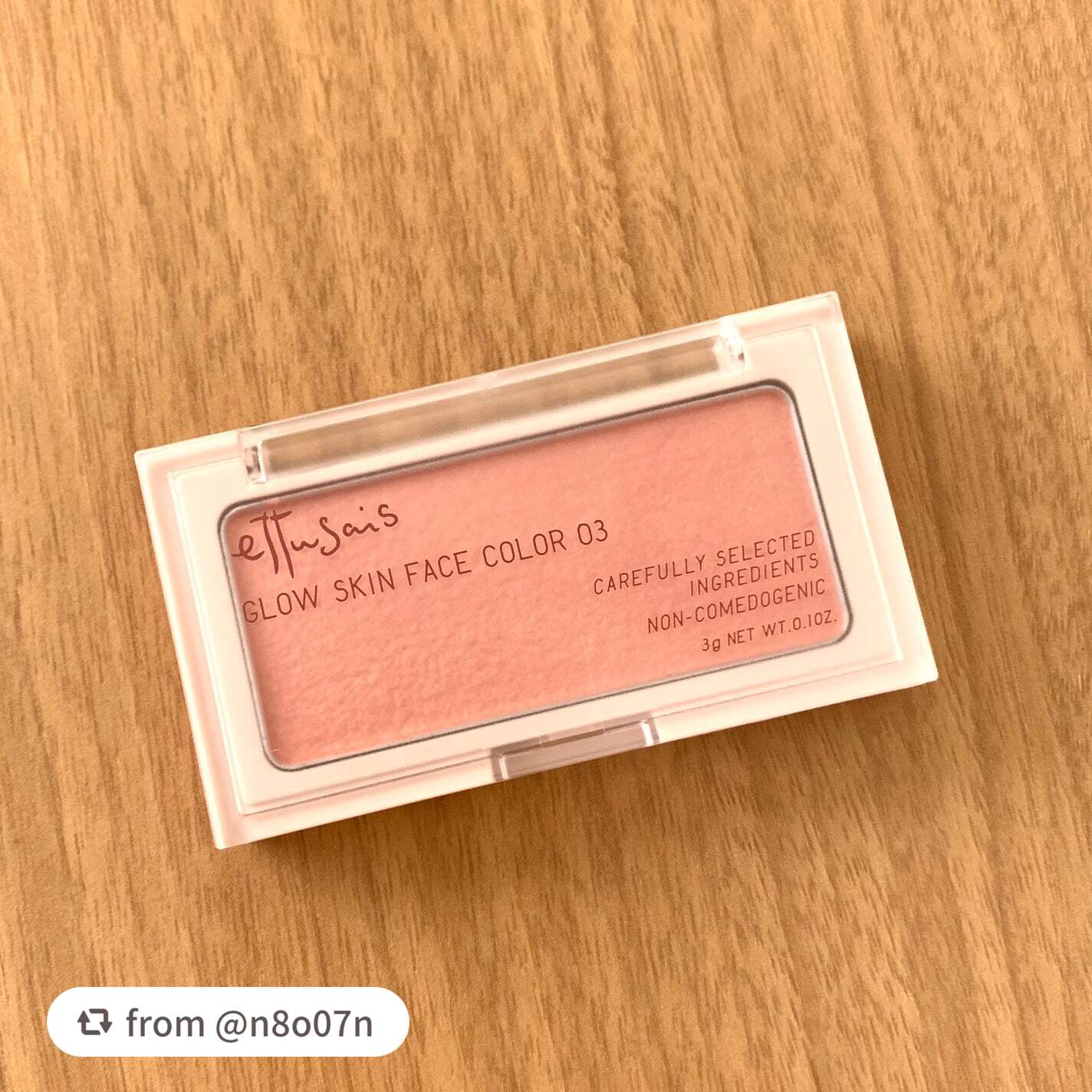 【n8o07nさんから引用】

“エテュセさまから商品提供をいただきました


エテュセ
グロウスキン フェイスカラー 03
じんわり血色チーク


パウダーなのに粉っぽくなくてツヤ感があります✨

イエベ・ブルベ問わずに使えるカラーはパー