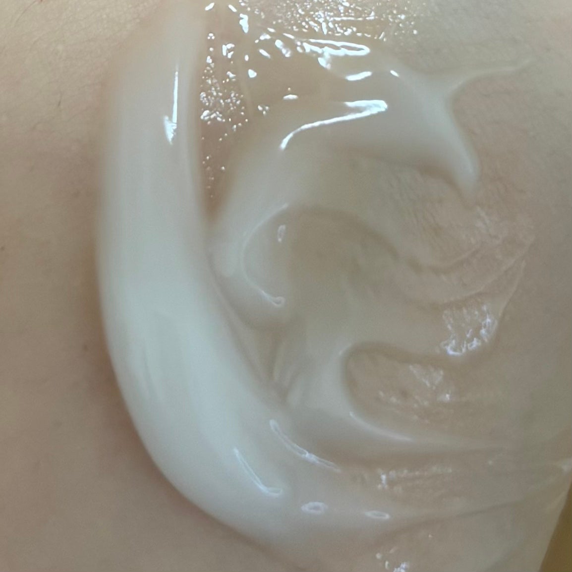 ビオレ ザ ボディ お風呂でぬれた肌に使うボディ乳液 肌しっとり ホワイトティーの香り/ビオレu/ボディミルクを使ったクチコミ(7枚目)