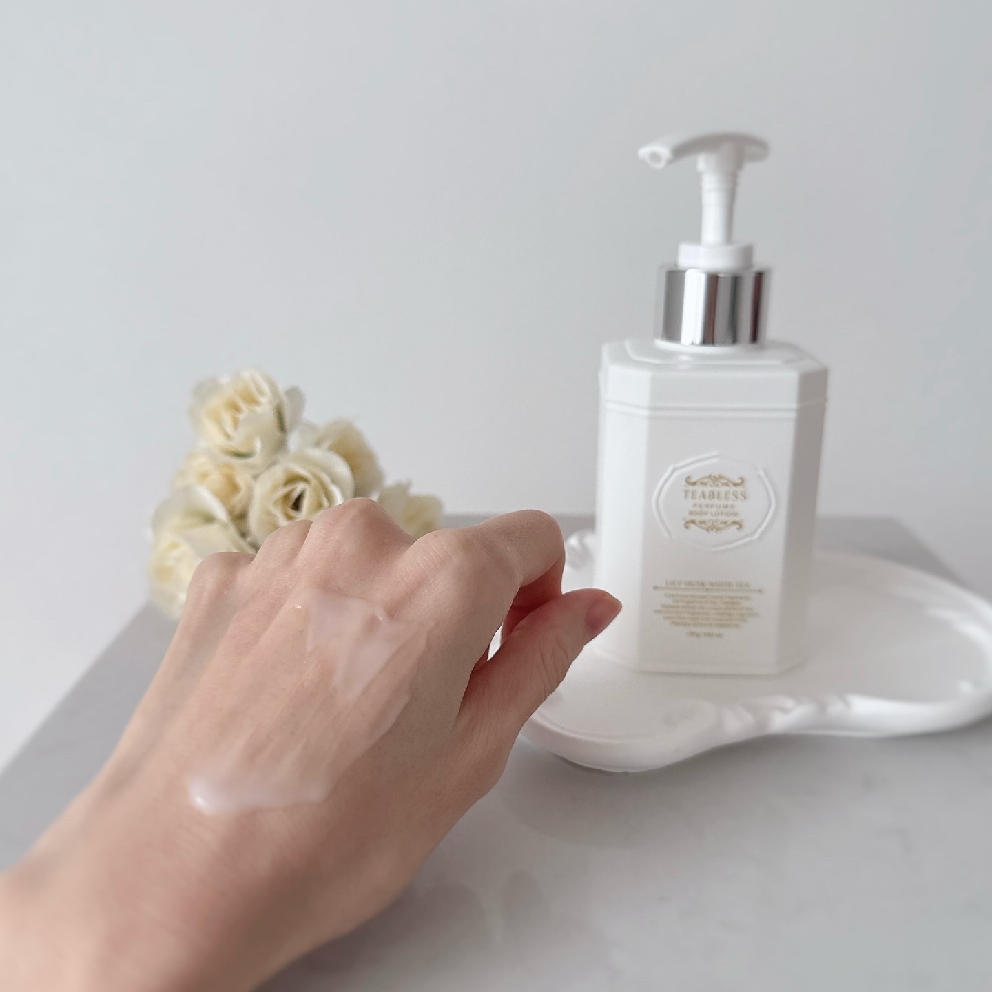 TEABLESS パフュームボディローション リリィムスクホワイトティーのクチコミ「🫖
⁡
＼ ハーフサイズも可愛くておしゃれ／
⁡
▫️TEABLESS  
　パフュームボディ.....」（2枚目）