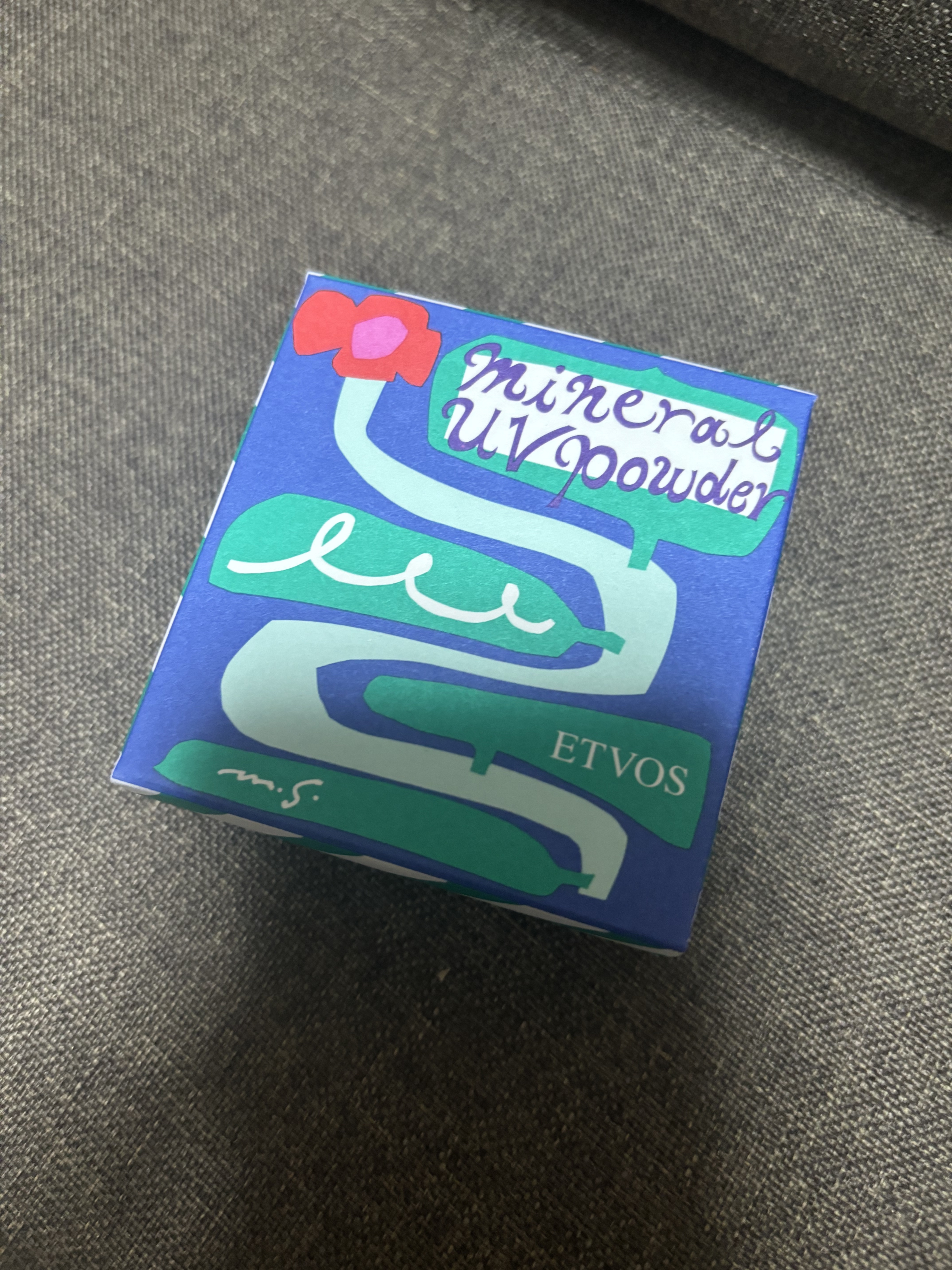 ミネラルUVパウダーX ピンクベージュ/エトヴォス/ルースパウダーを使ったクチコミ（1枚目）