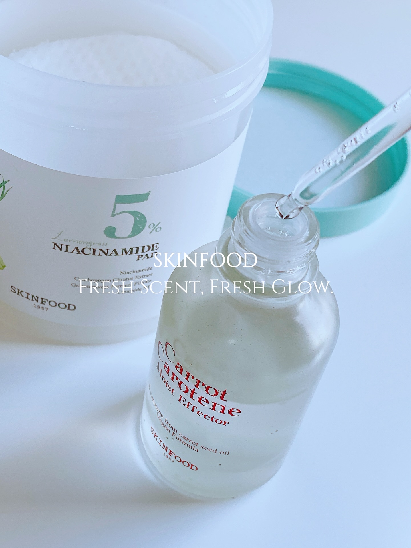 Morning routine with SKINFOOD.
Soft glow, clean mood, and a fresh start.

Niacinamide pad keeps my skin smooth & refined