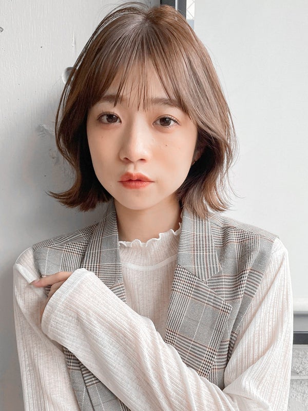 毛穴の目立たない女性