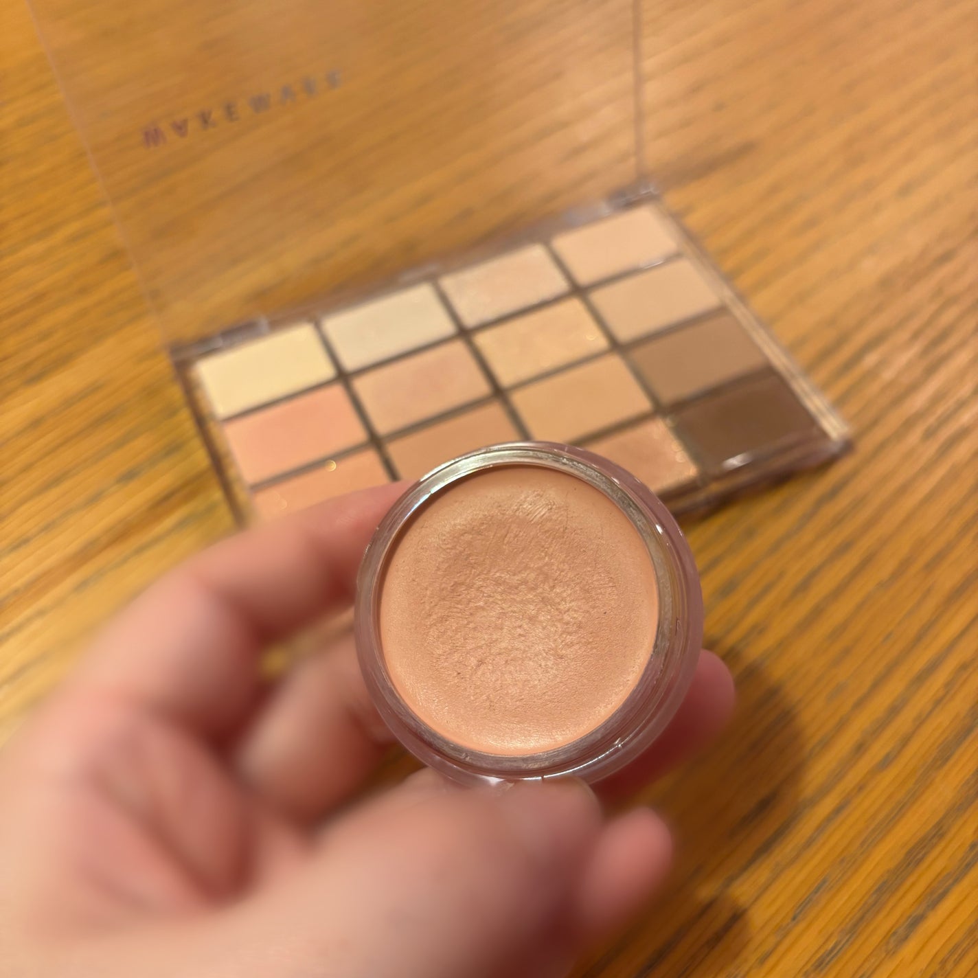 ソフトブラーリングアイパレット/wakemake/アイシャドウパレットを使ったクチコミ(2枚目)