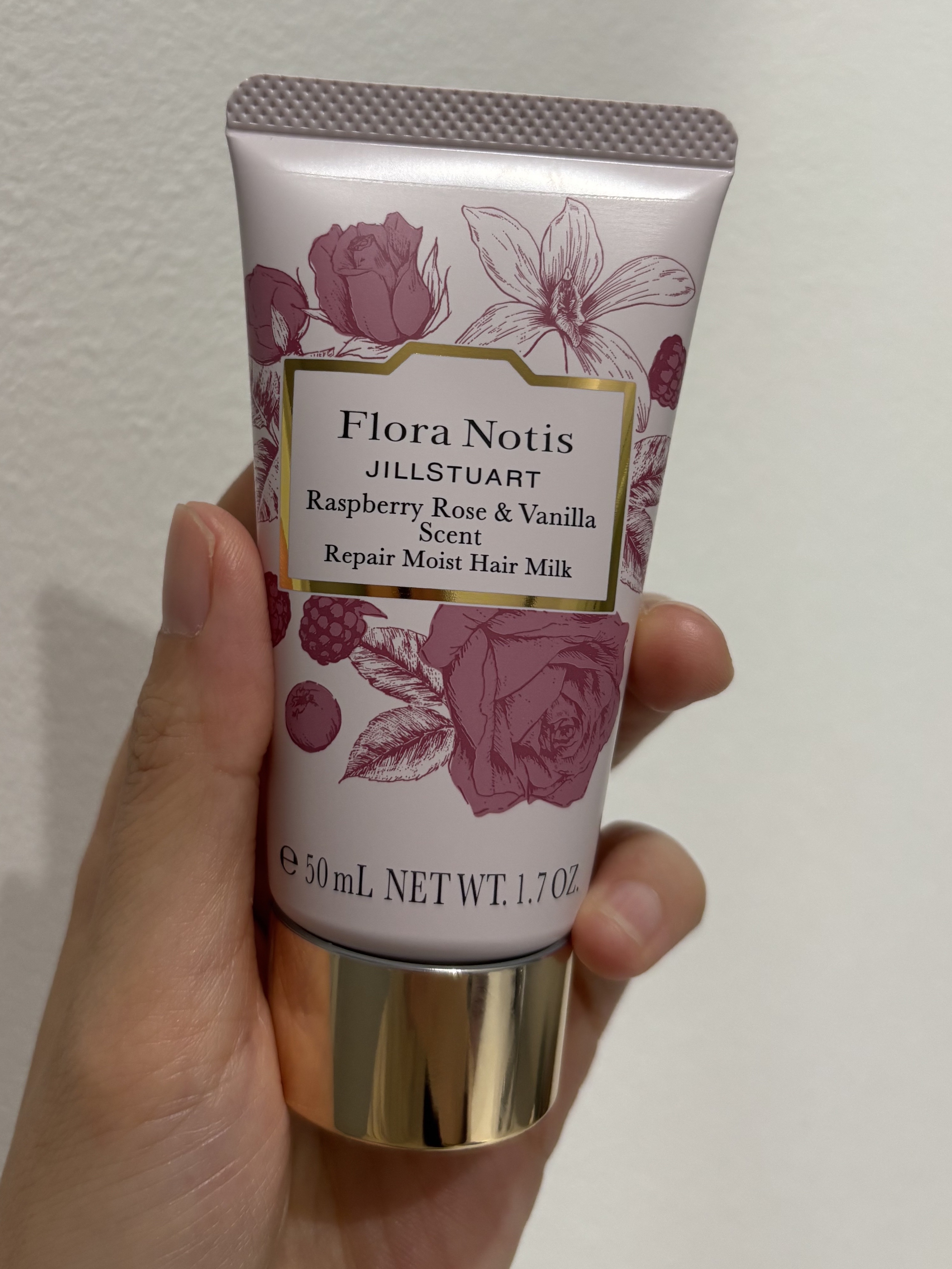 ラズベリーローズ＆バニラ リペアモイスト ヘアミルク/Flora Notis JILL STUART/ヘアミルクを使ったクチコミ（1枚目）