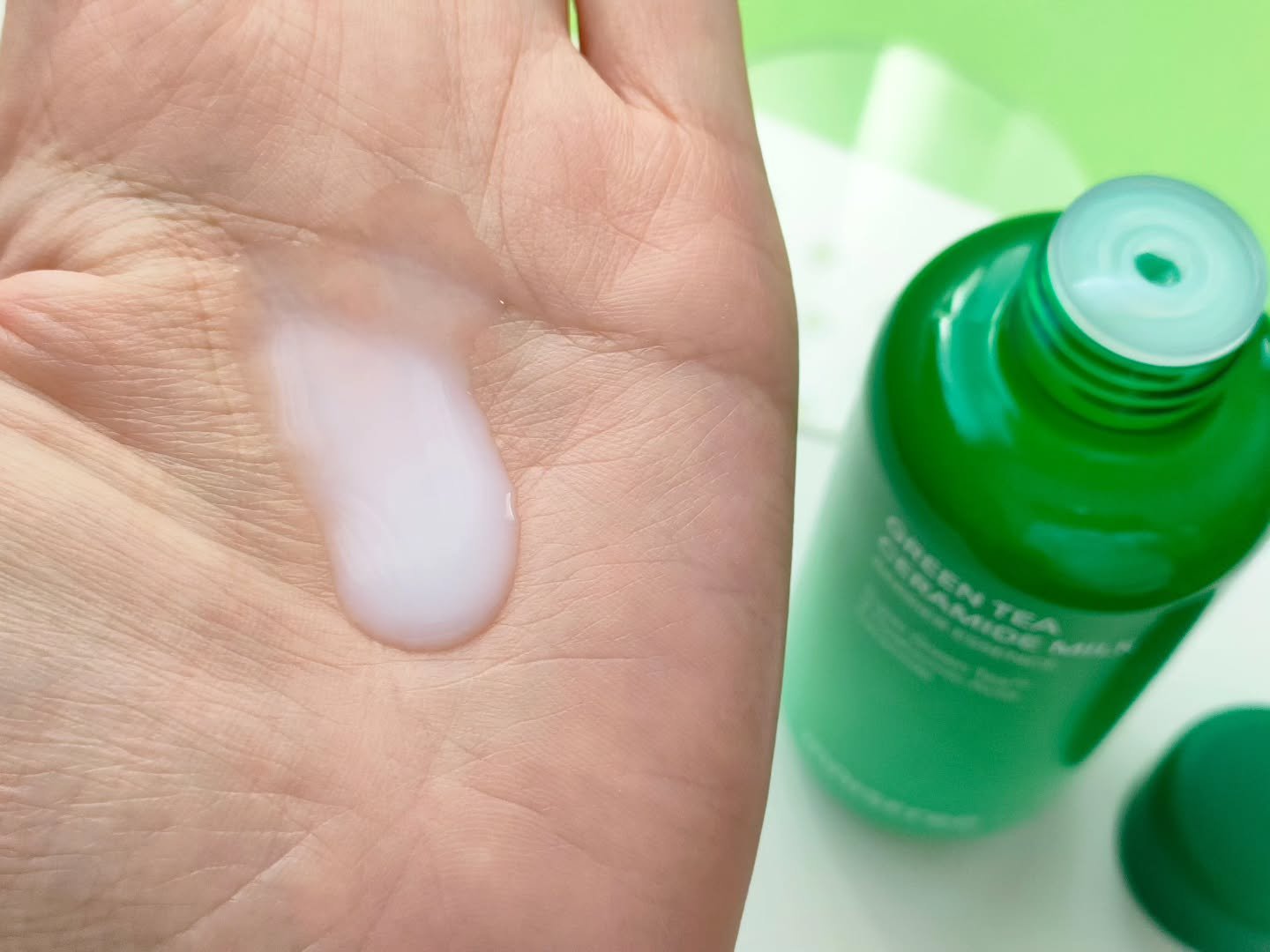 グリーンティー セラミド ミルク エッセンストナー/innisfree/化粧水を使ったクチコミ（2枚目）