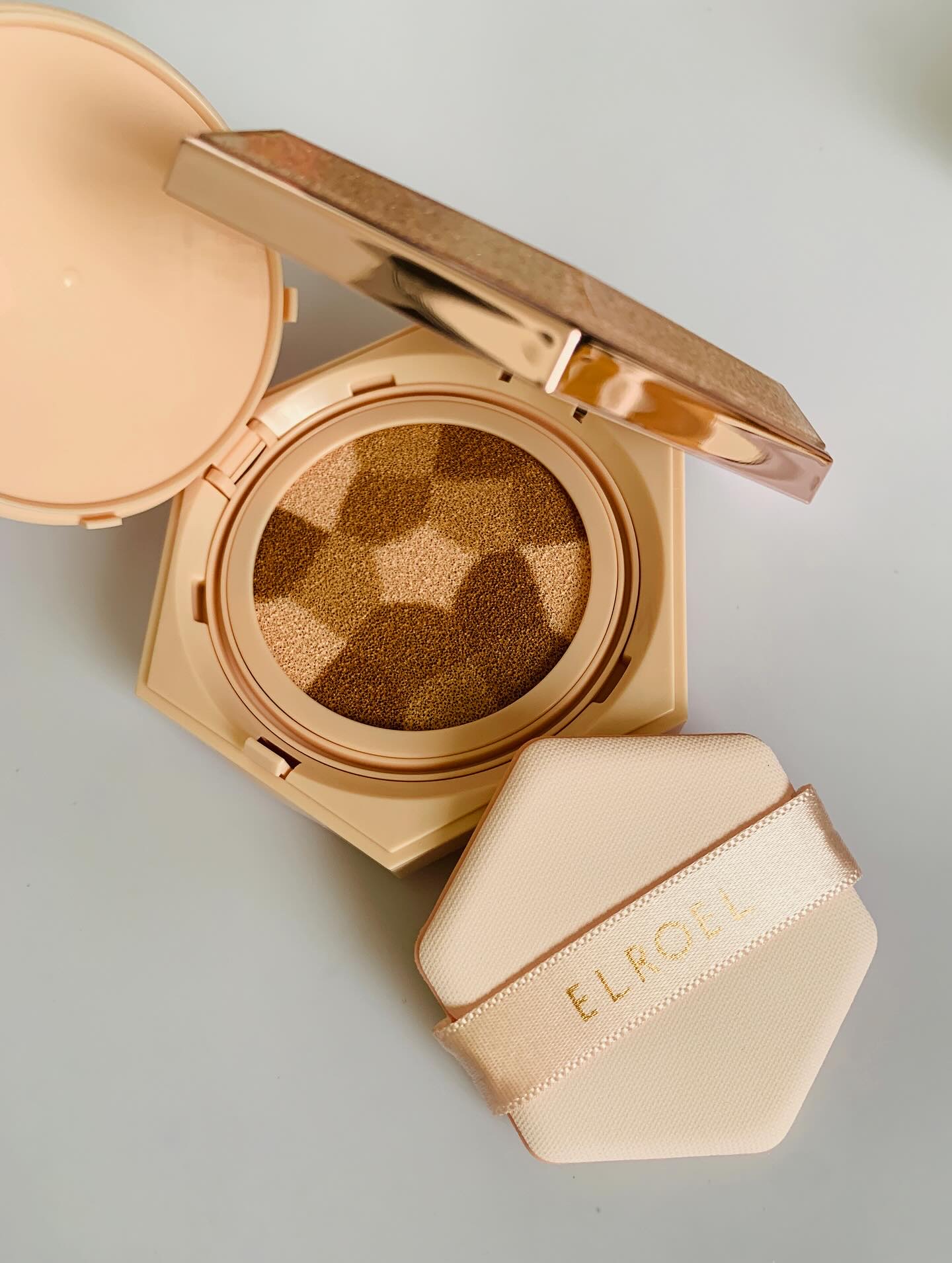 ブレンディング コンパクト クッションファンデーション/ELROEL/クッションファンデーションを使ったクチコミ（2枚目）