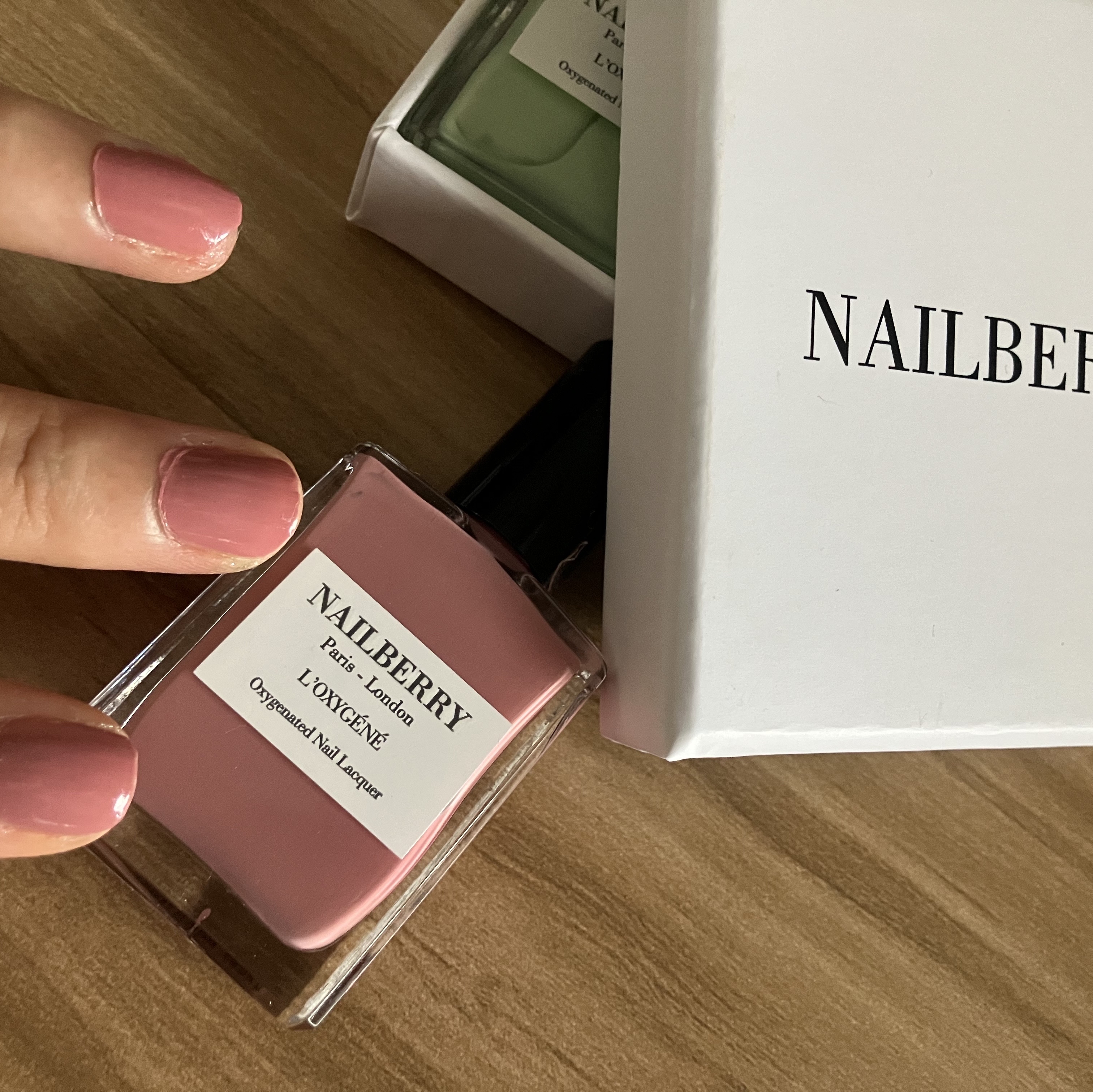 LʼOXYGÉNÉ/NAILBERRY/マニキュアを使ったクチコミ（2枚目）