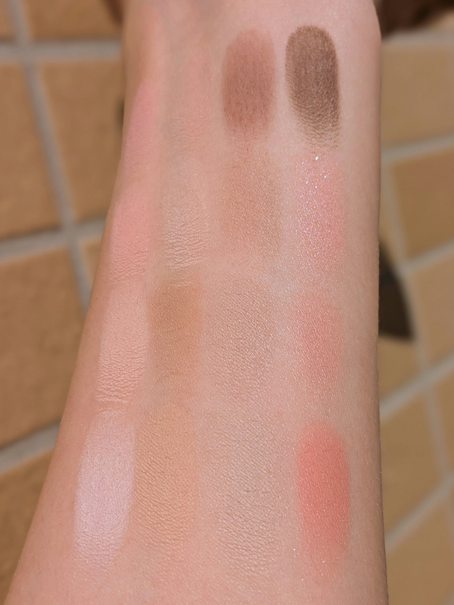 ソフトブラーリングアイパレット/wakemake/アイシャドウパレットを使ったクチコミ（3枚目）