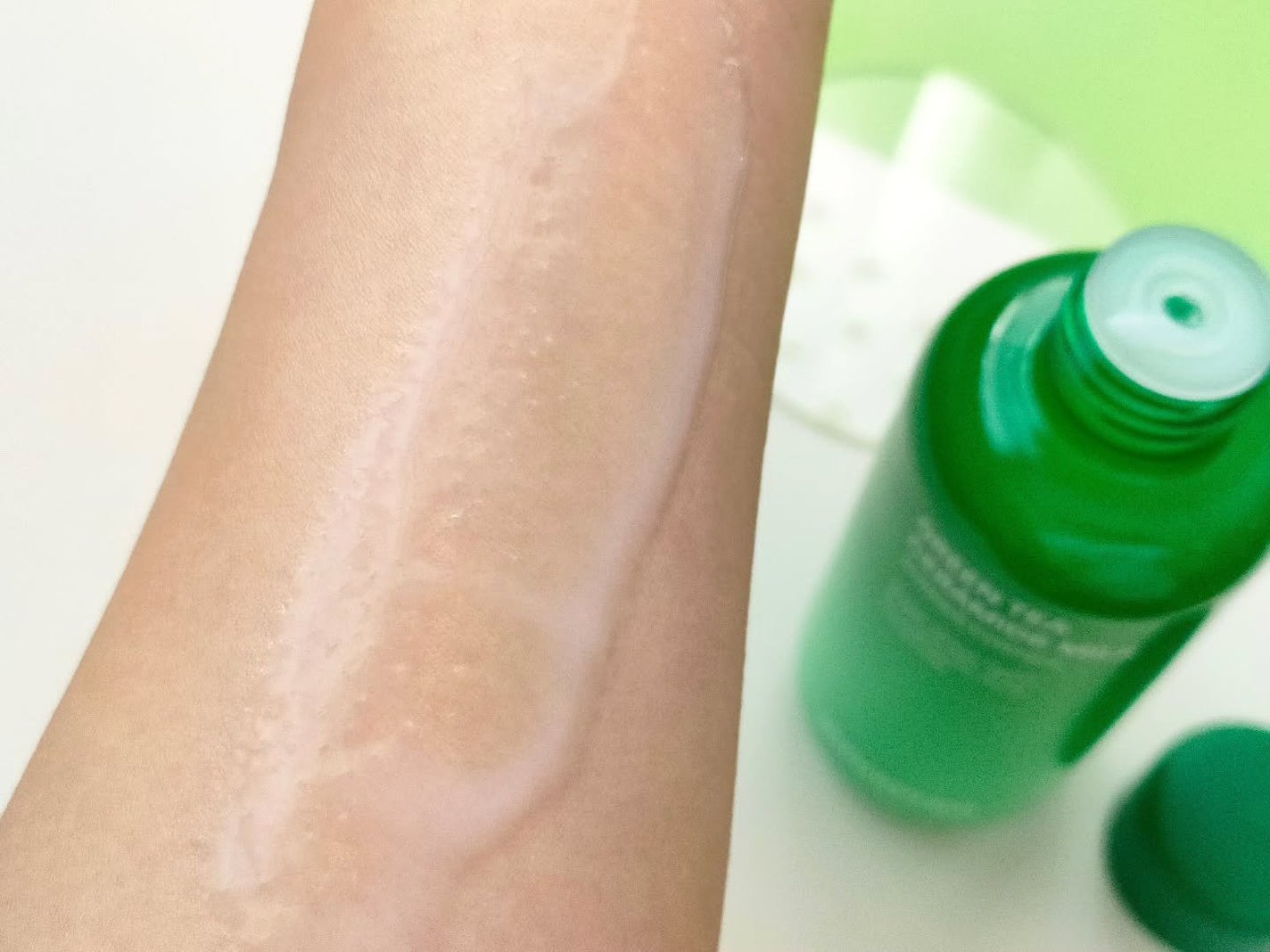 グリーンティー セラミド ミルク エッセンストナー/innisfree/化粧水を使ったクチコミ(3枚目)