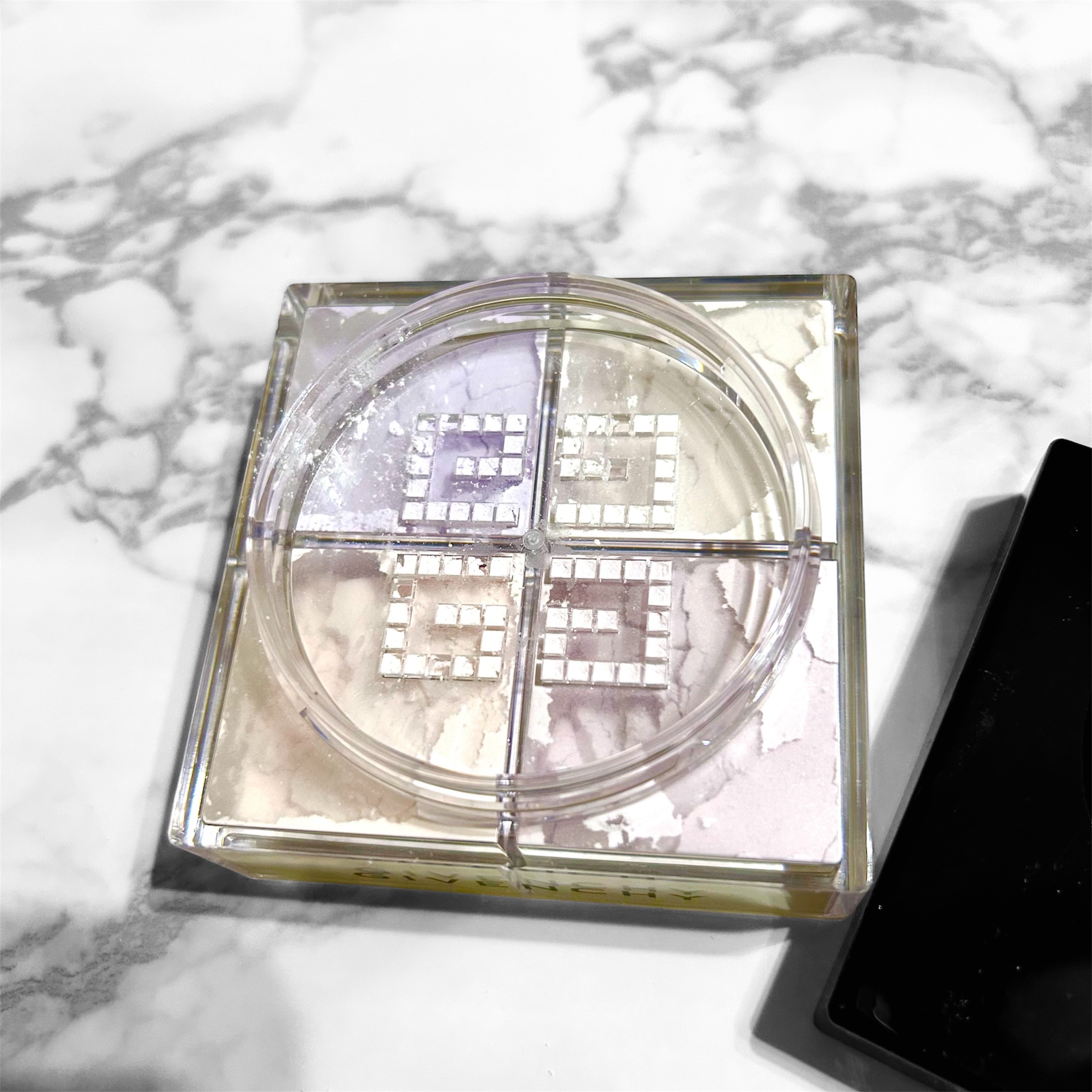 プリズム・リーブル/GIVENCHY/ルースパウダーを使ったクチコミ（3枚目）