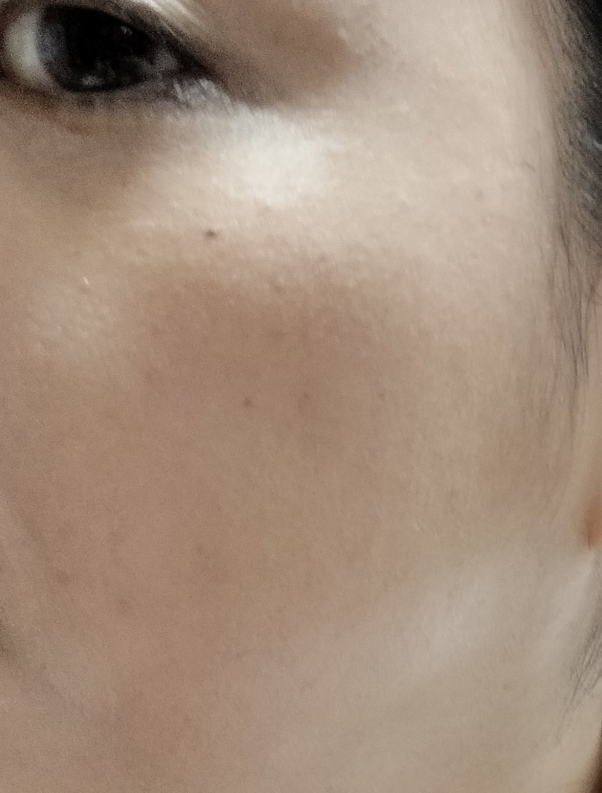 エッセンス スキングロウ ファンデーション 130 Opal/SHISEIDO/リキッドファンデーションを使ったクチコミ（2枚目）