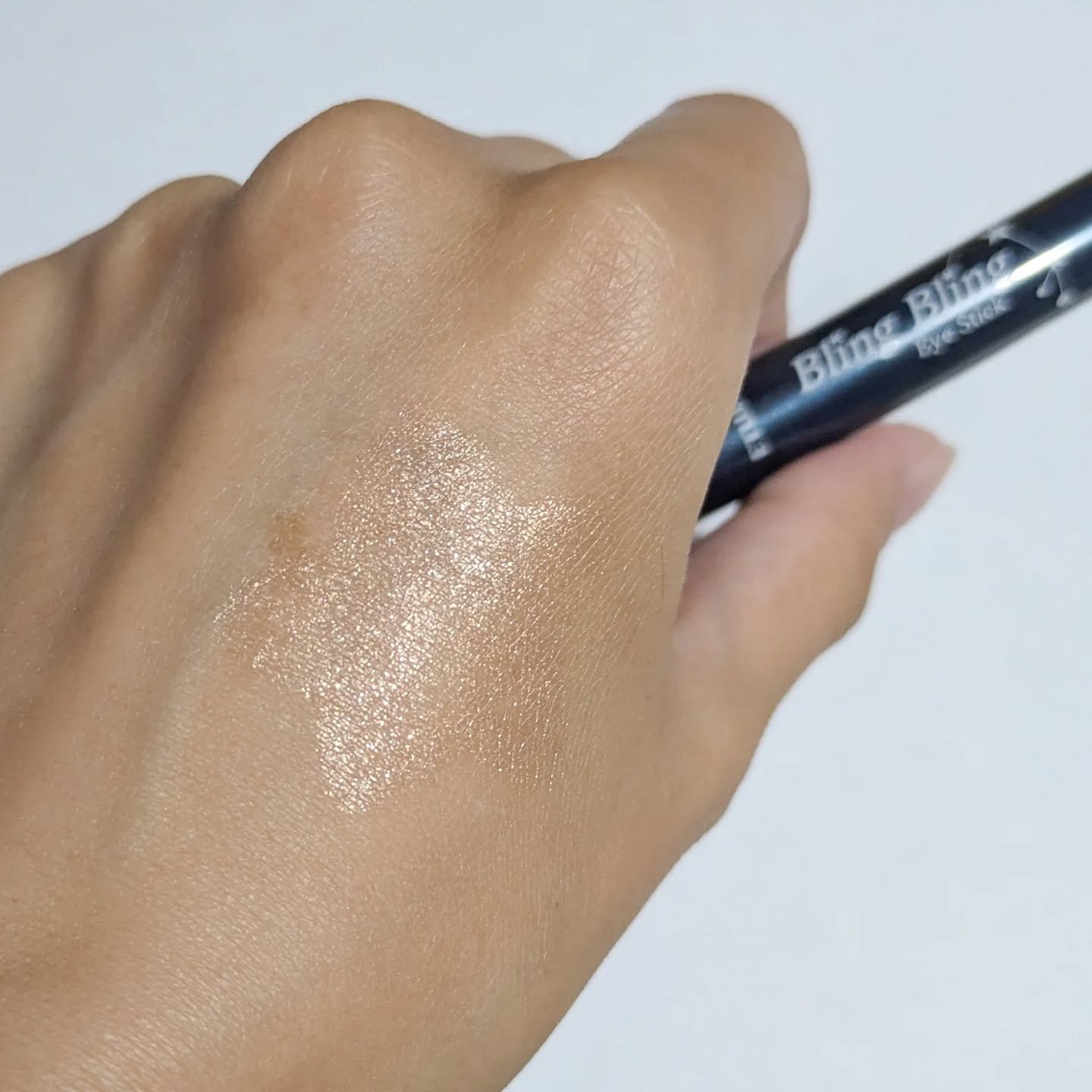 キラキラ アイシャドウ/ETUDE/スティックアイシャドウを使ったクチコミ（3枚目）