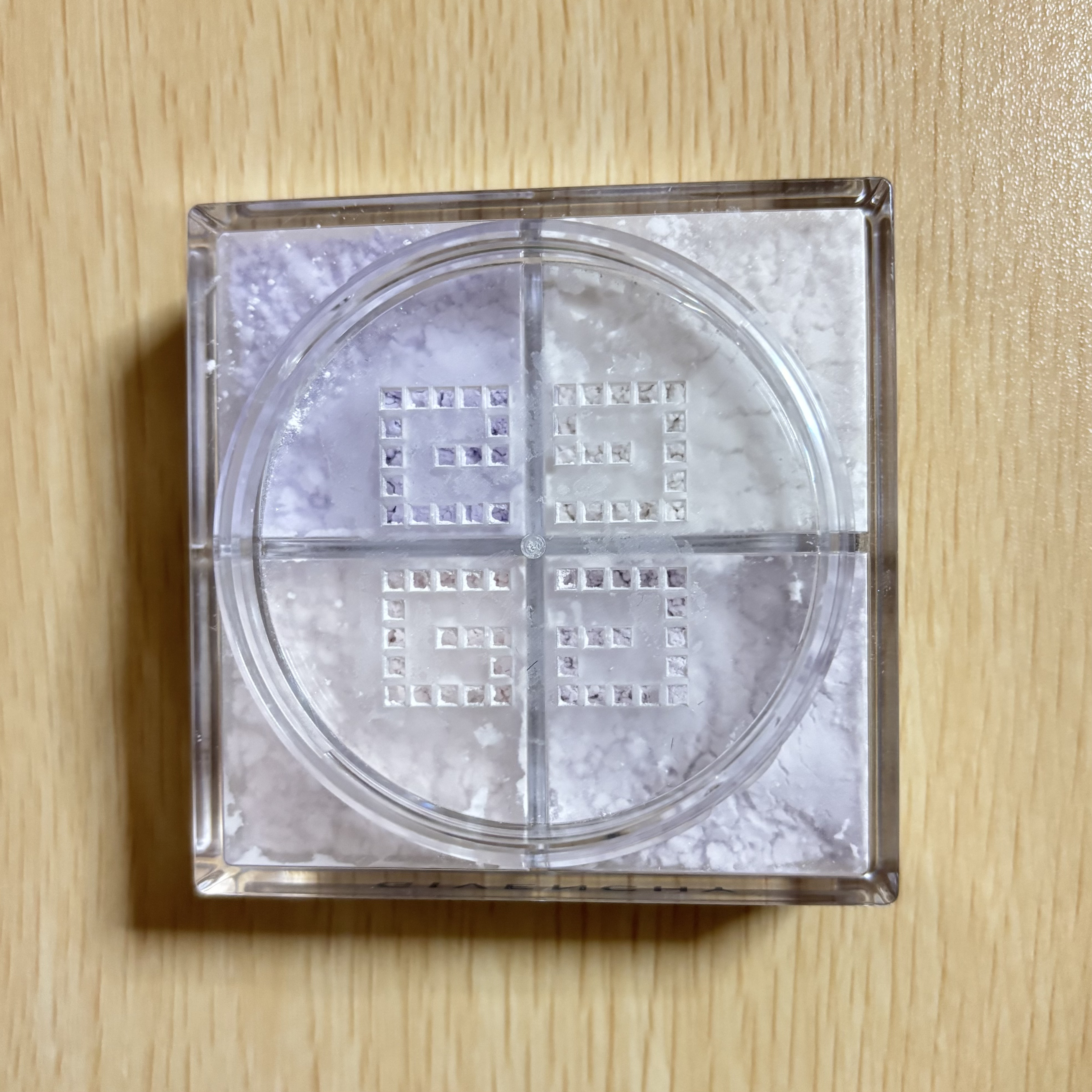 プリズム・リーブル/GIVENCHY/ルースパウダーを使ったクチコミ（2枚目）