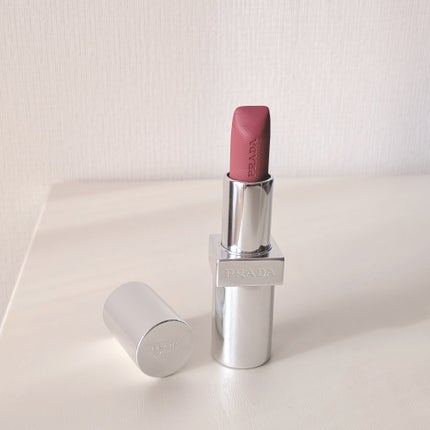 モノクローム ウェイトレス リップカラー(スムース ナイロン)/PRADA BEAUTY/口紅を使ったクチコミ(2枚目)