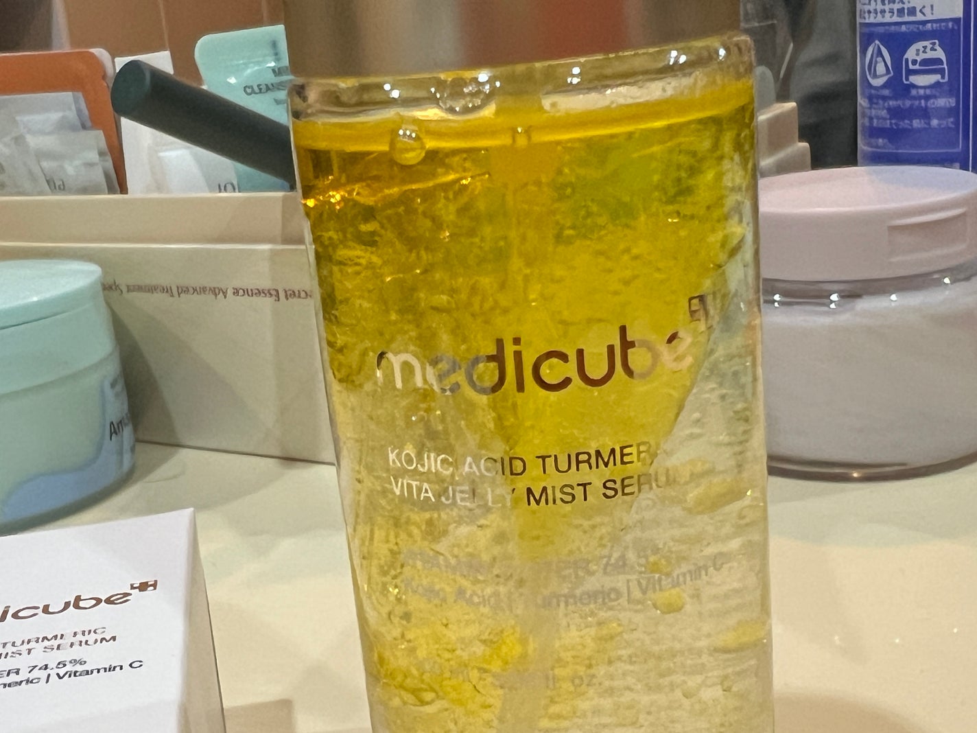 コウジ酸ビタゼリーセラムミスト/MEDICUBE/美容液を使ったクチコミ(2枚目)