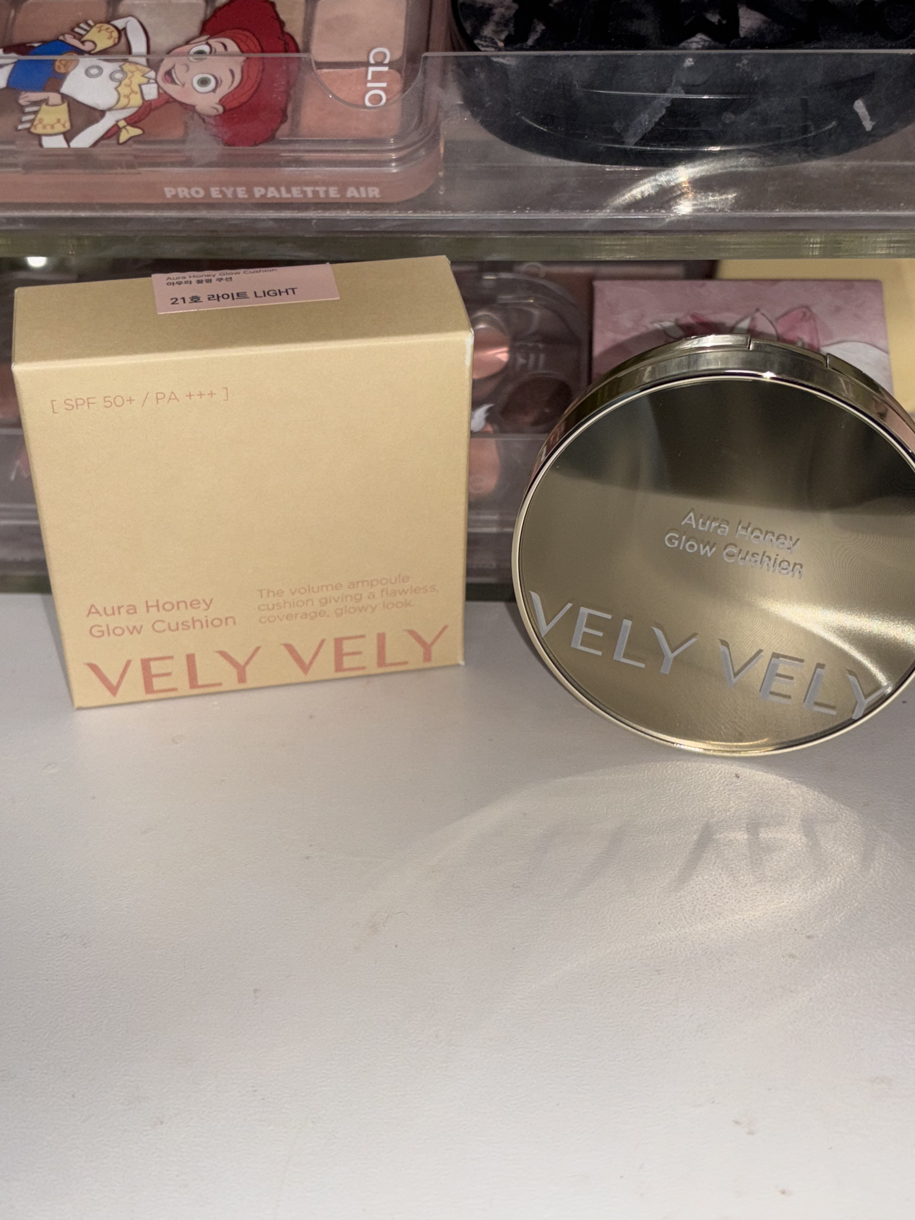 VELY VELY オーラハニーグロウクッションのクチコミ「カバー力抜群だけど若干テクスチャーが重い。VELY VELYオーラハニーグロウクッションレビュ.....」（2枚目）