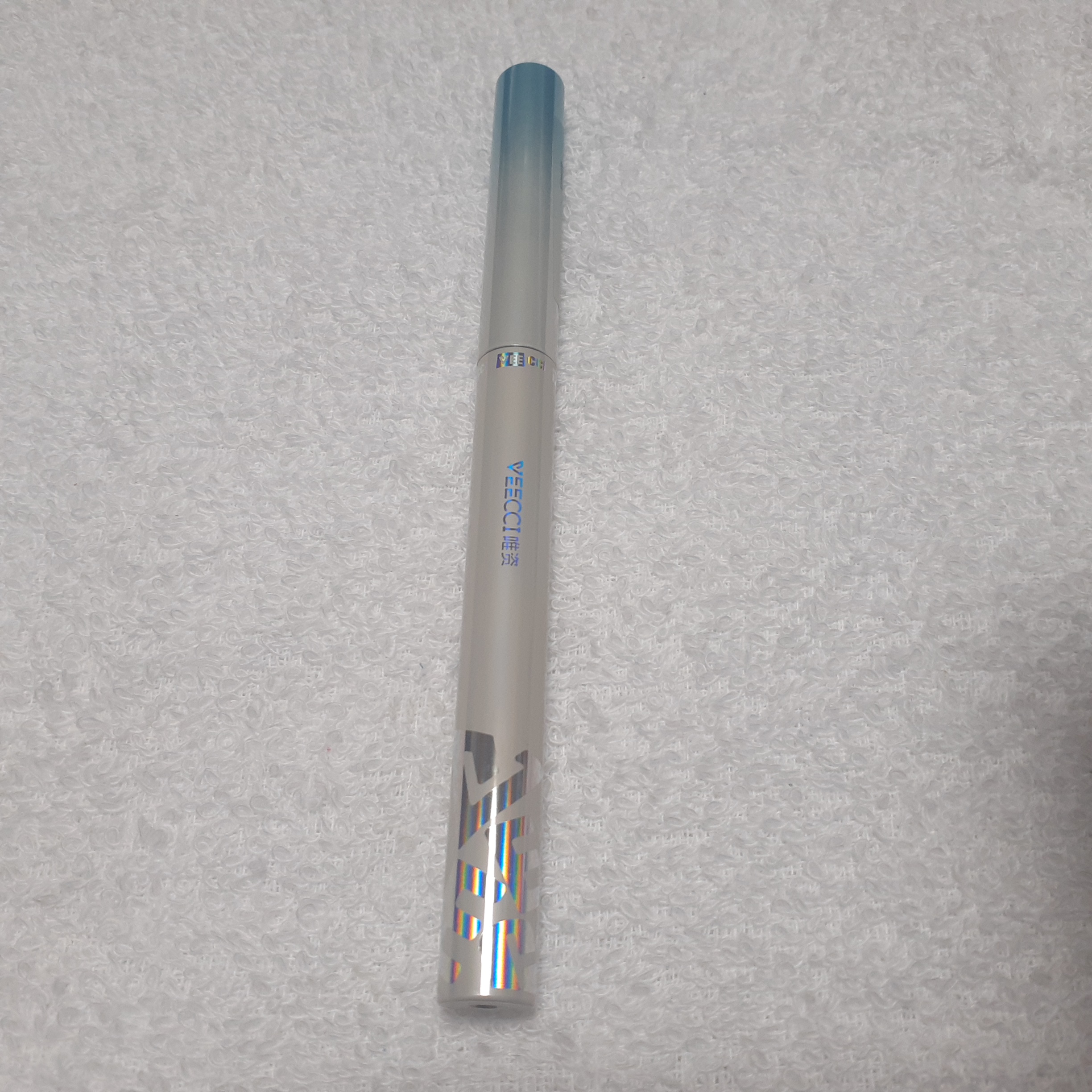 アイリスラメライナー/VEECCI/リキッドアイライナーを使ったクチコミ（2枚目）